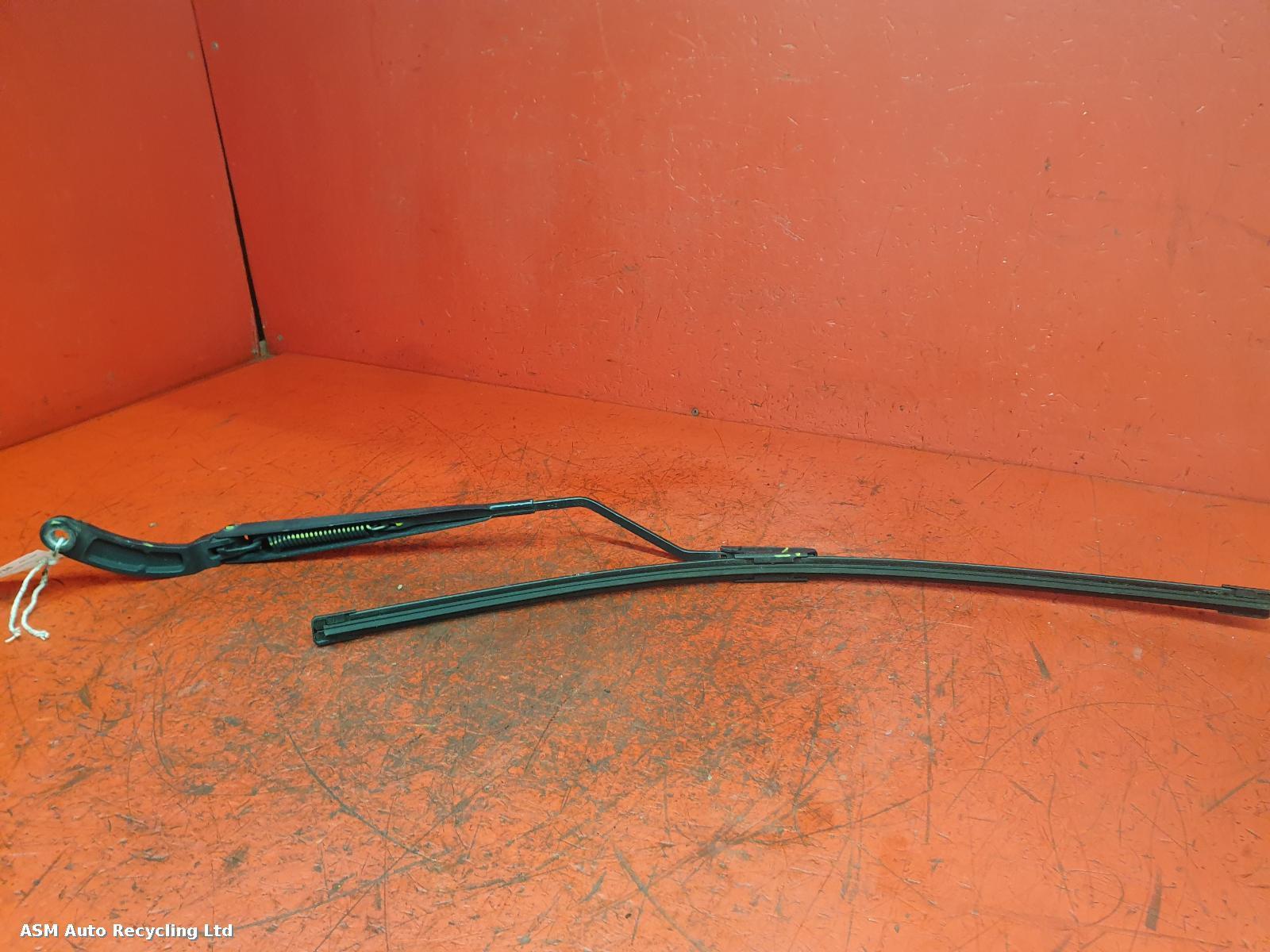 View Auto part Wiper Arm Renault Clio 2013