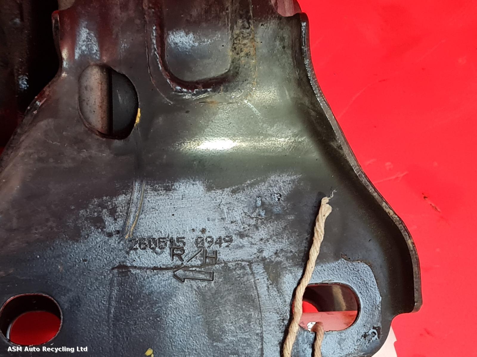 View Auto part RF Lower Control Arm Volvo Xc60 2015