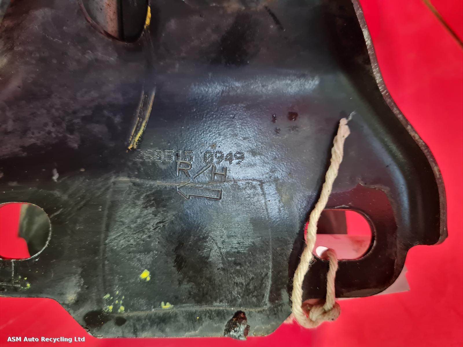 View Auto part RF Lower Control Arm Volvo Xc60 2015