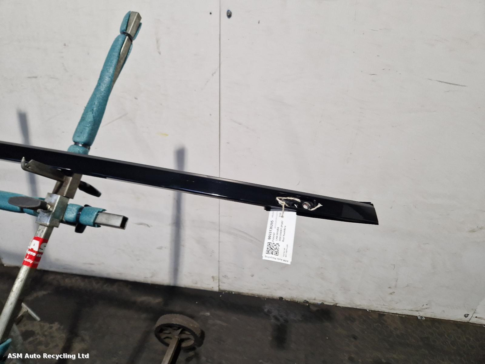 View Auto part Roof Rack/Bars Land Rover Discovery Sport 2024