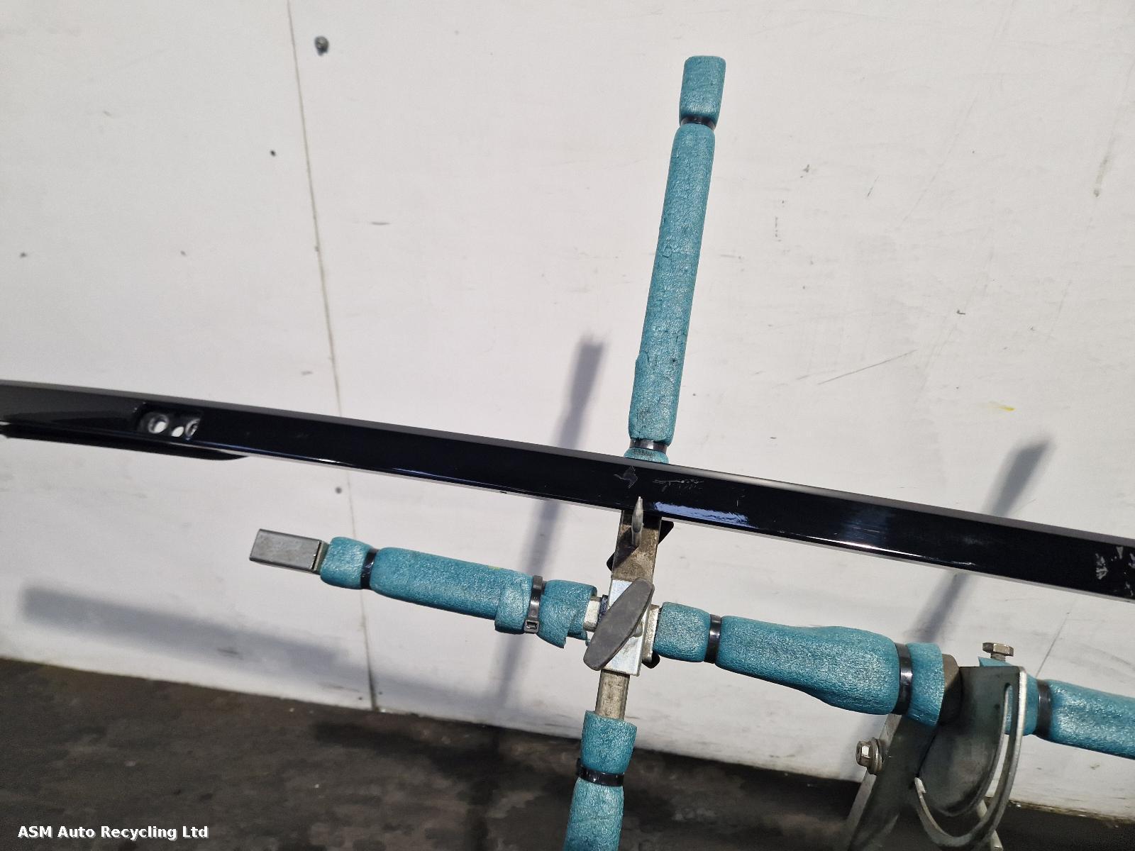 View Auto part Roof Rack/Bars Land Rover Discovery Sport 2024