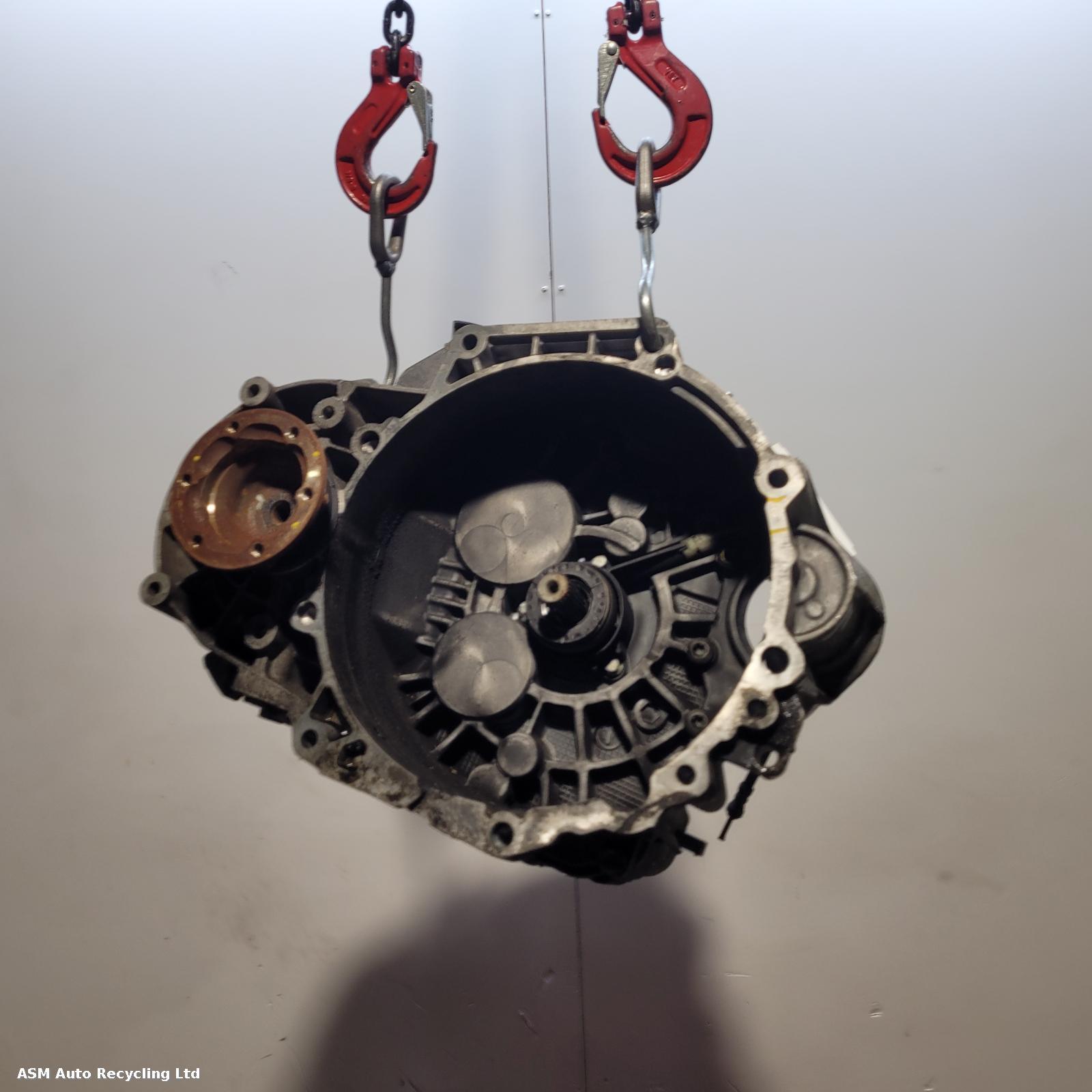 View Auto part Gearbox Volkswagen Golf 2017