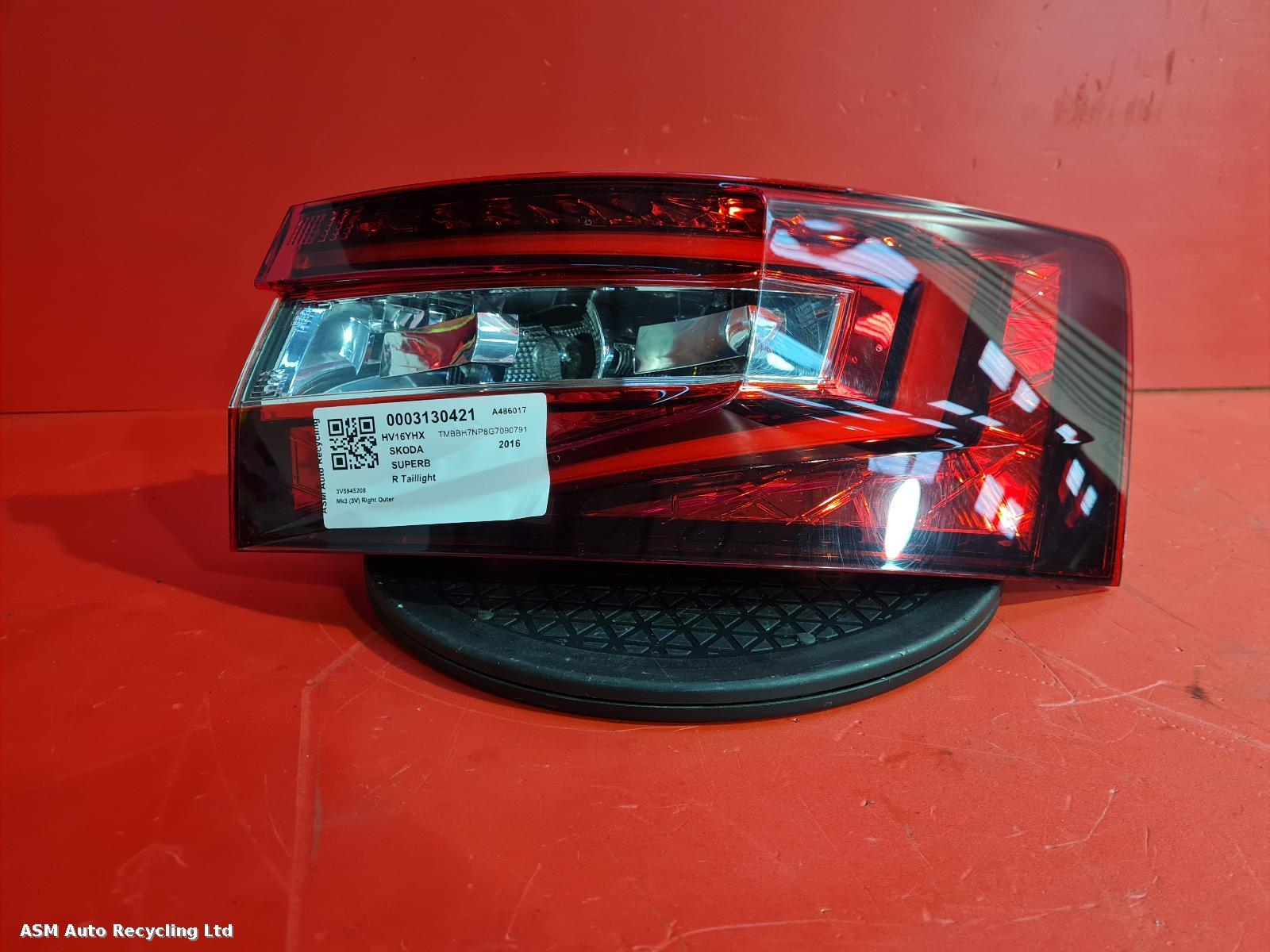 View Auto part R Taillight Skoda Superb 2016