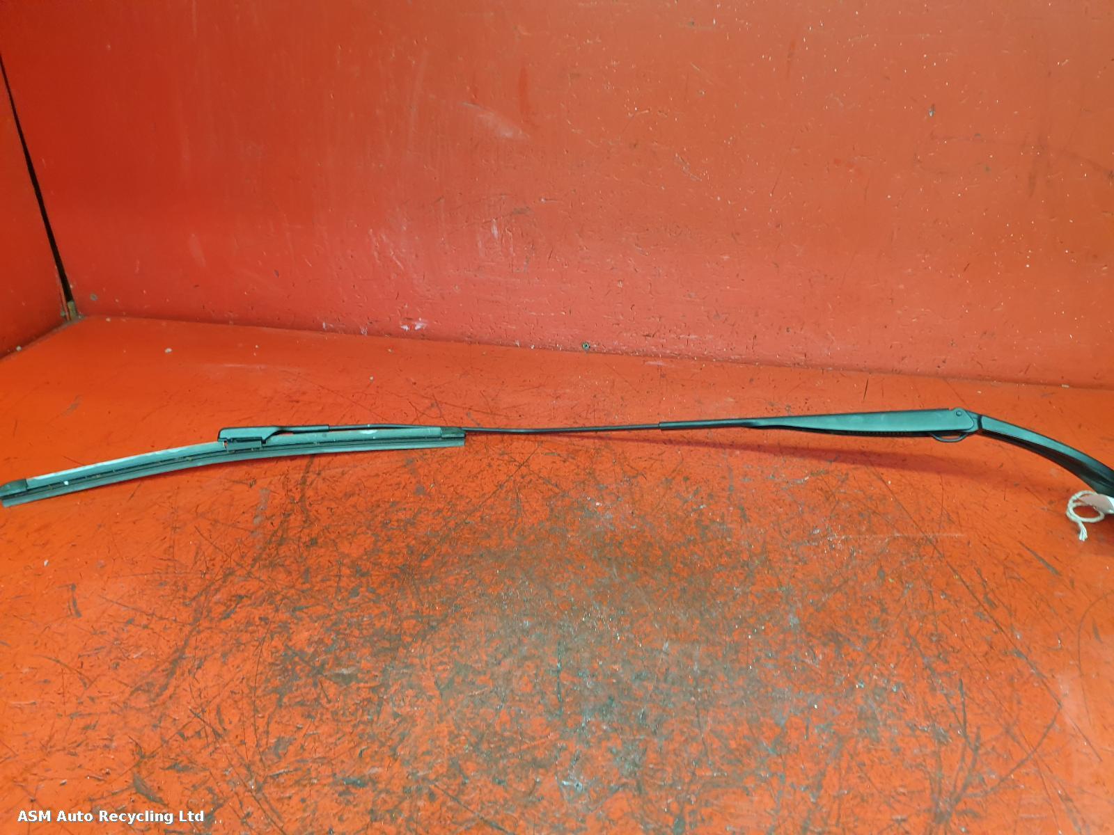 View Auto part Wiper Arm Renault Captur 2018