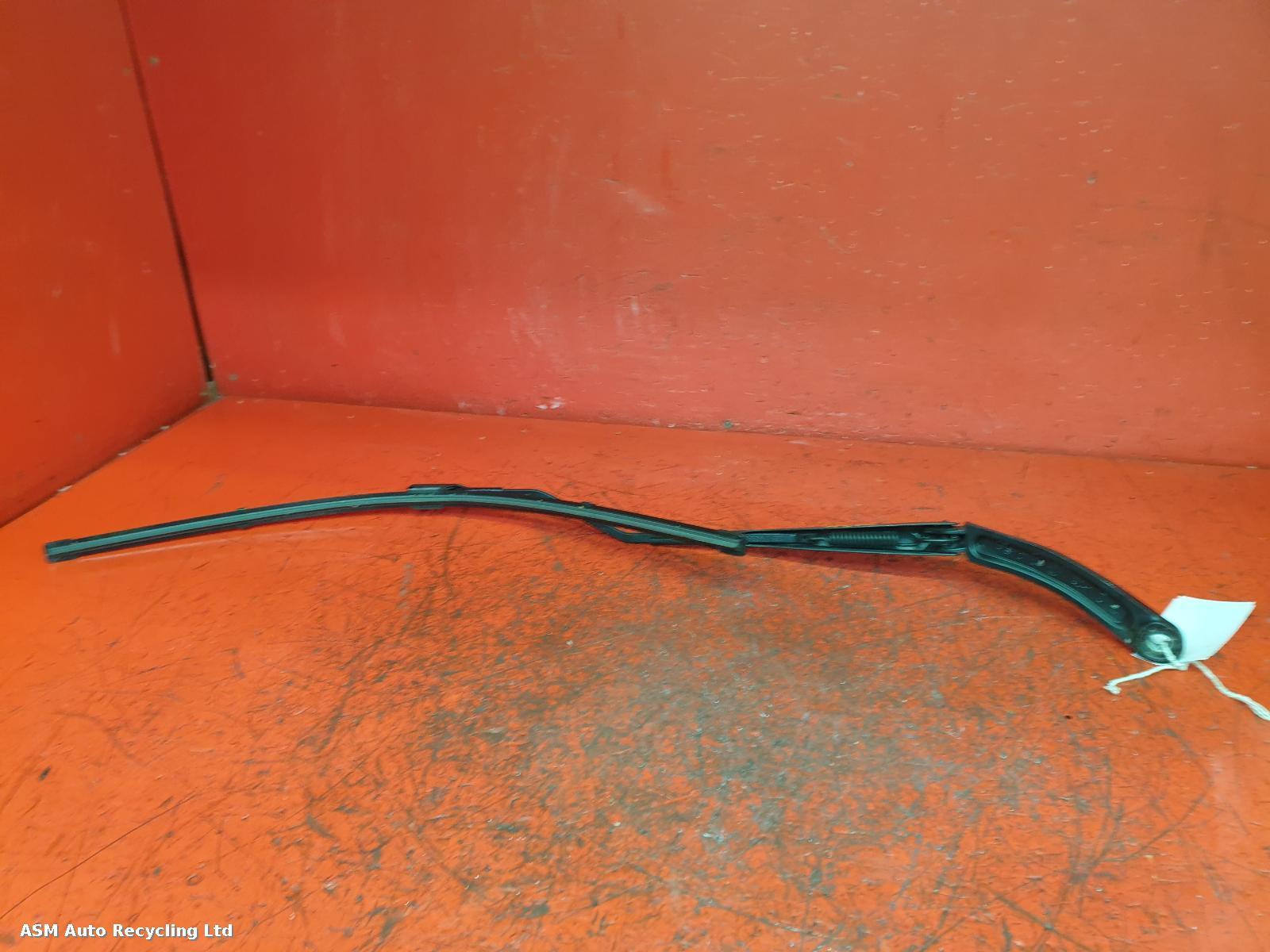 View Auto part Wiper Arm Renault Captur 2018