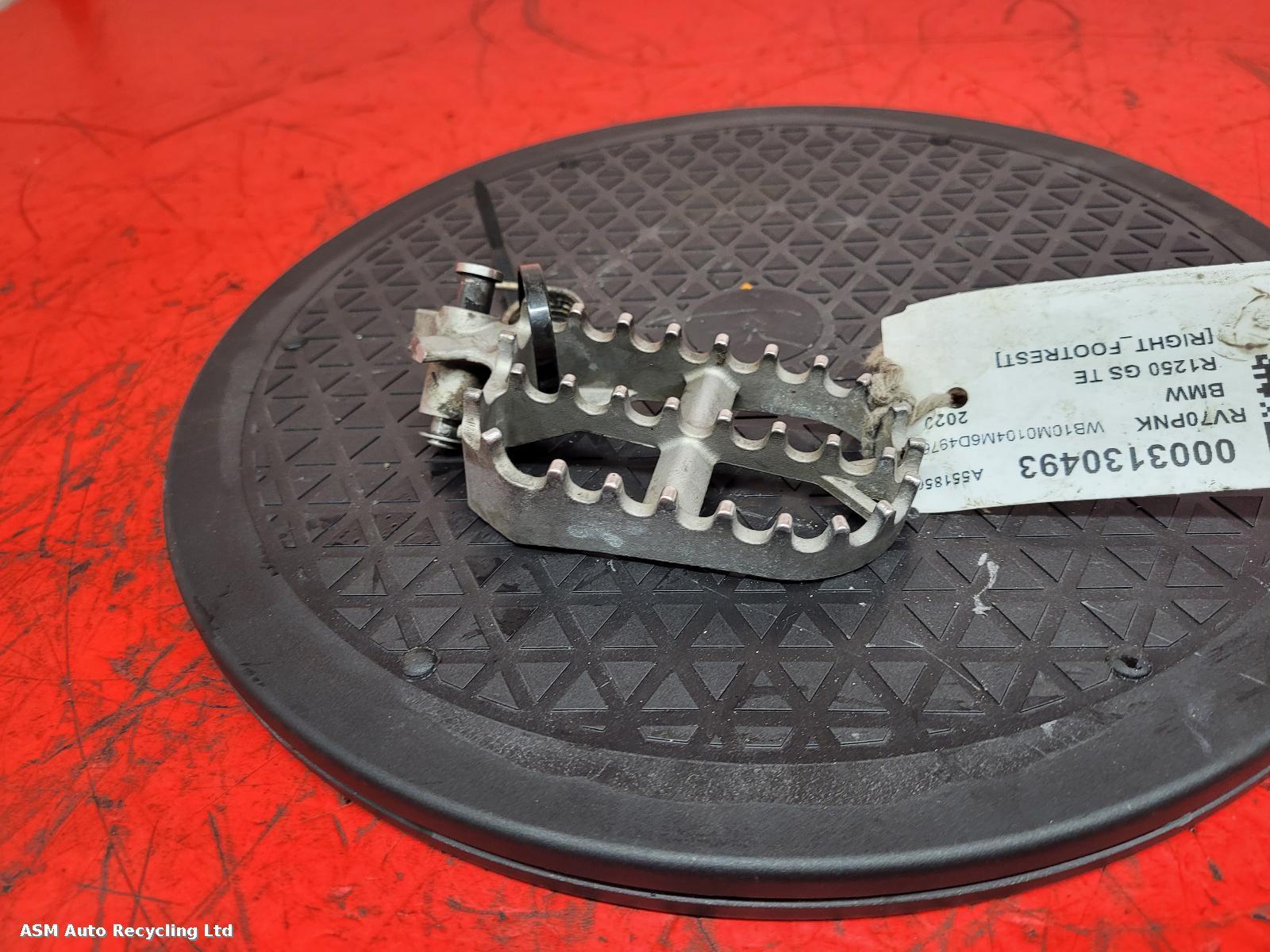 View Auto part Right Footrest Bmw R1250 Gs Te 2020