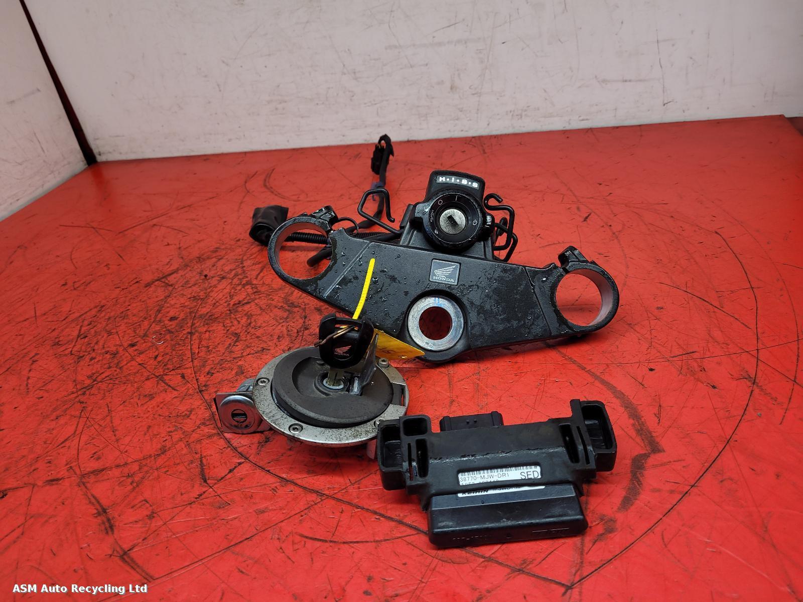 View Auto part Comp.Lock Set + Keys Honda Cbr 500 2019
