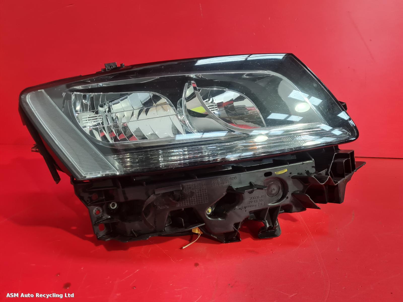 View Auto part R Headlamp Audi Q5 2010