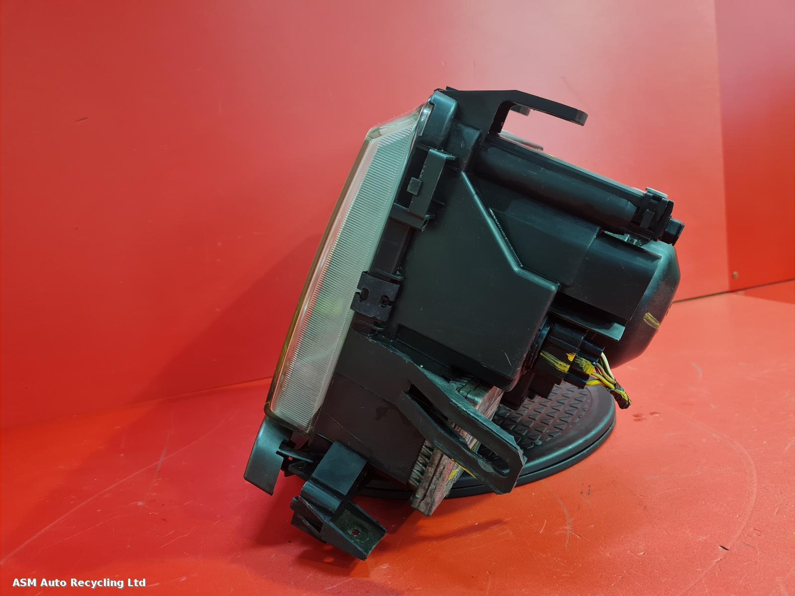 View Auto part L Headlamp Land Rover Range Rover 2003