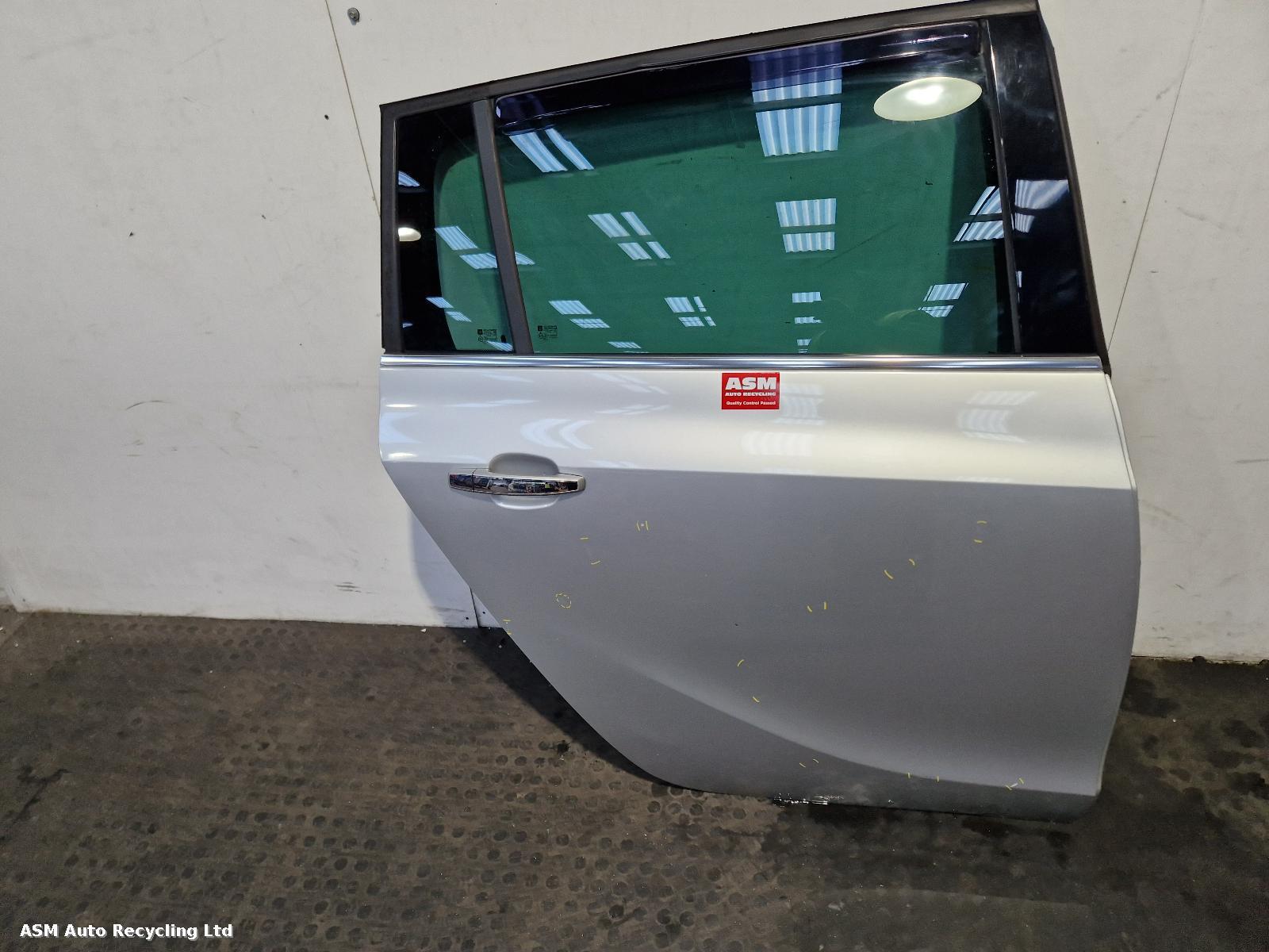 View Auto part R Rear Door Vauxhall Zafira 2012