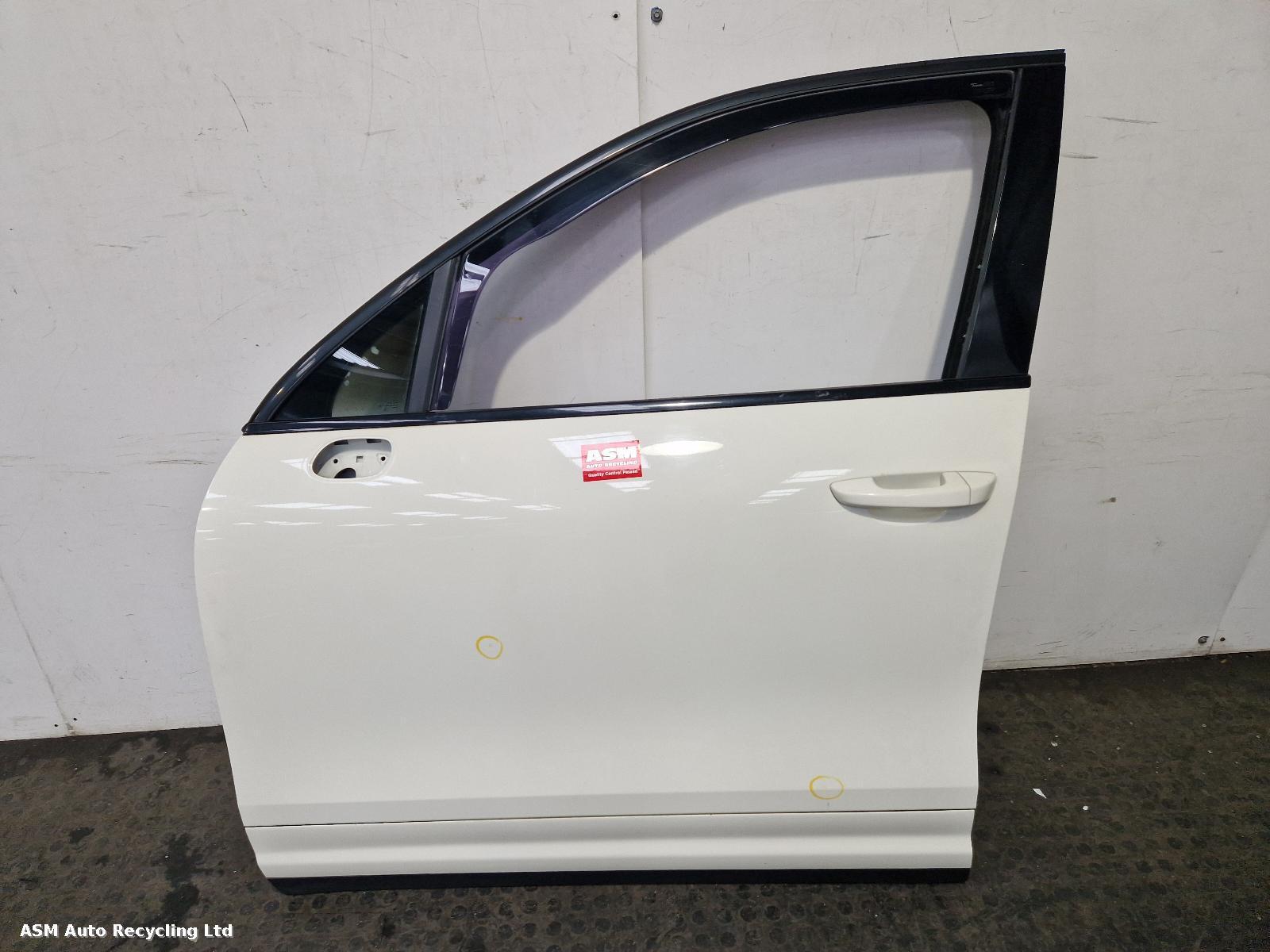 View Auto part L Front Door Porsche Cayenne 2011