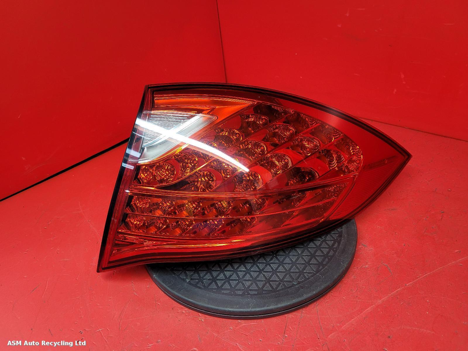 View Auto part R Taillight Porsche Cayenne 2011
