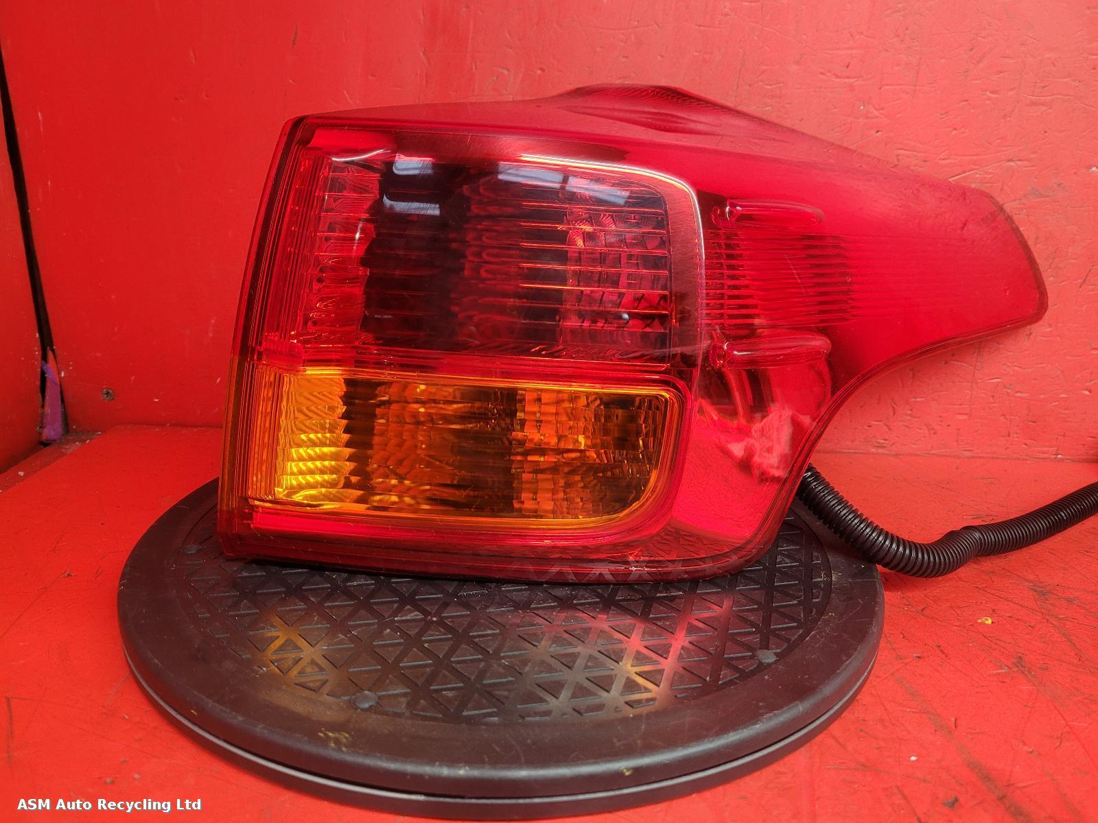 View Auto part R Taillight Toyota Rav 4 2013
