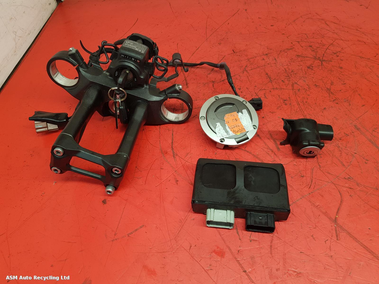 View Auto part Comp.Lock Set + Keys Honda Cb500x 2023