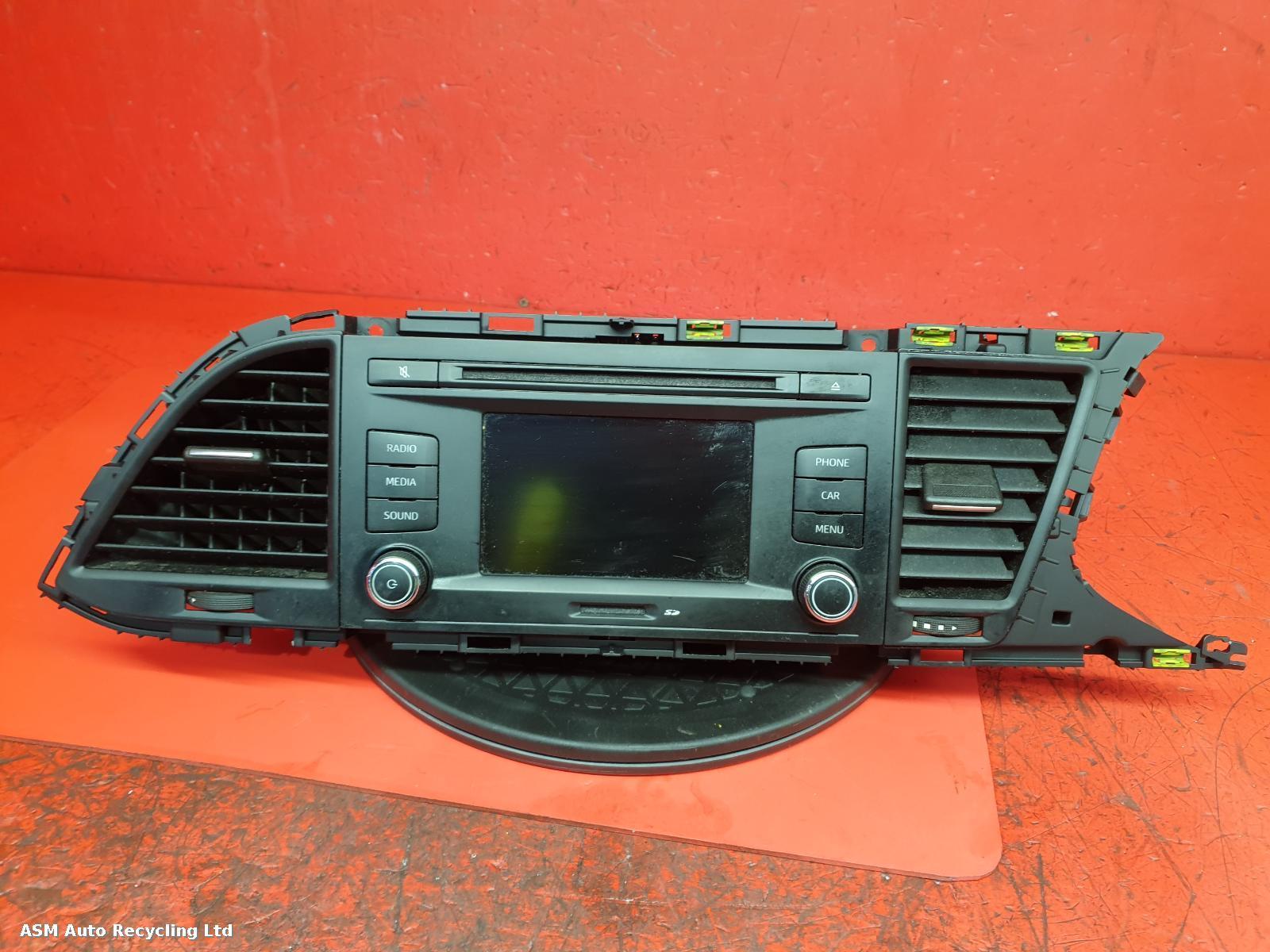 View Auto part A/V Equipment Seat Leon 2013