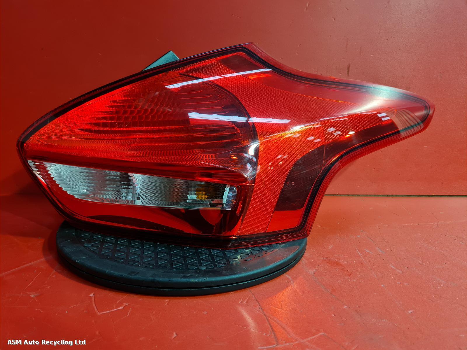 View Auto part R Taillight Ford Focus 2017