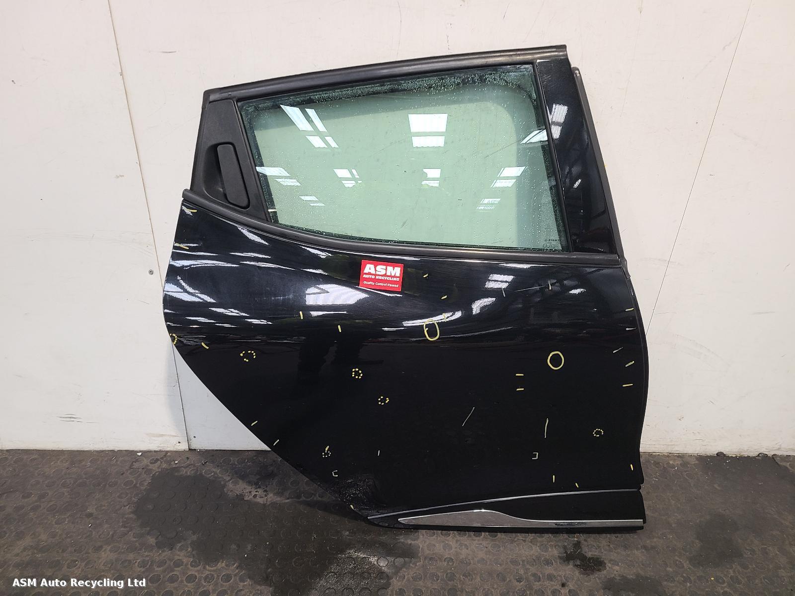 View Auto part R Rear Door Renault Clio 2014