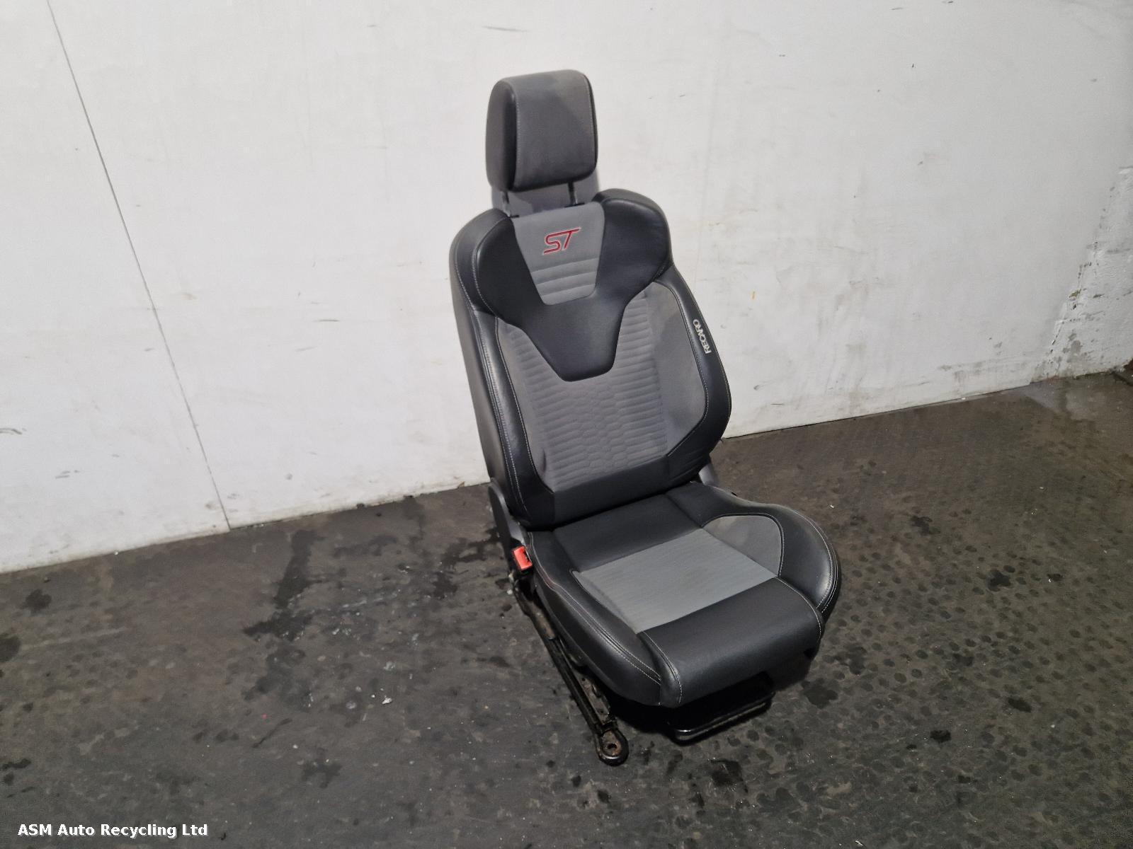 View Auto part Complete Interior Ford Fiesta 2014