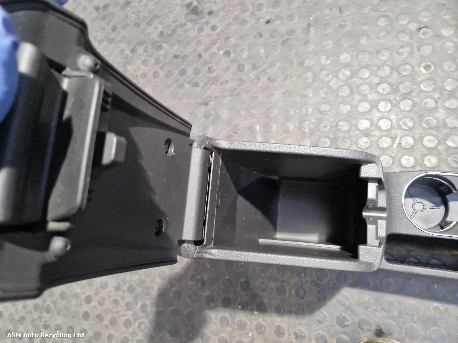 View Auto part Complete Interior Ford Fiesta 2014
