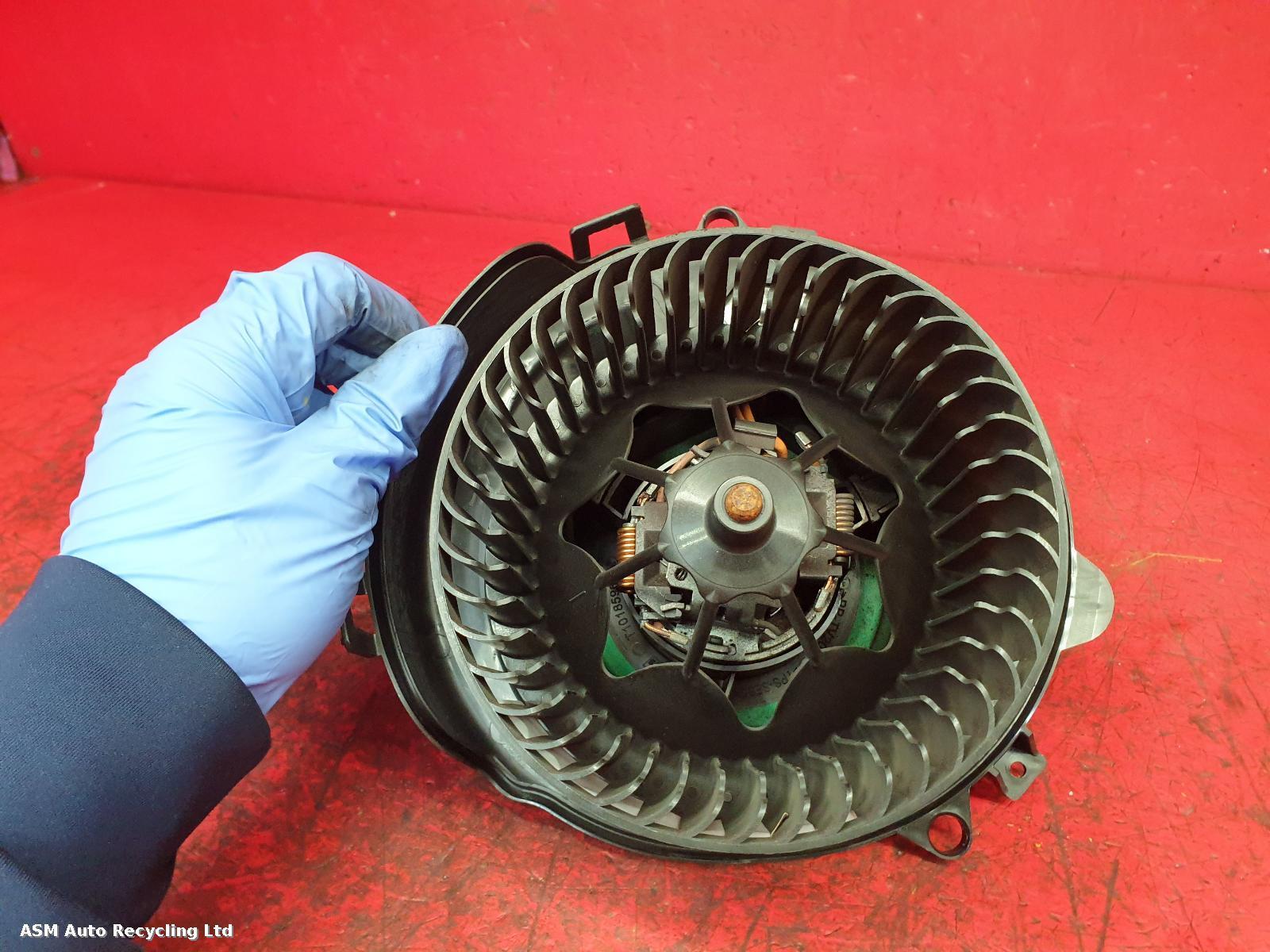 View Auto part Heater Motor/Assembly Skoda Octavia 2015