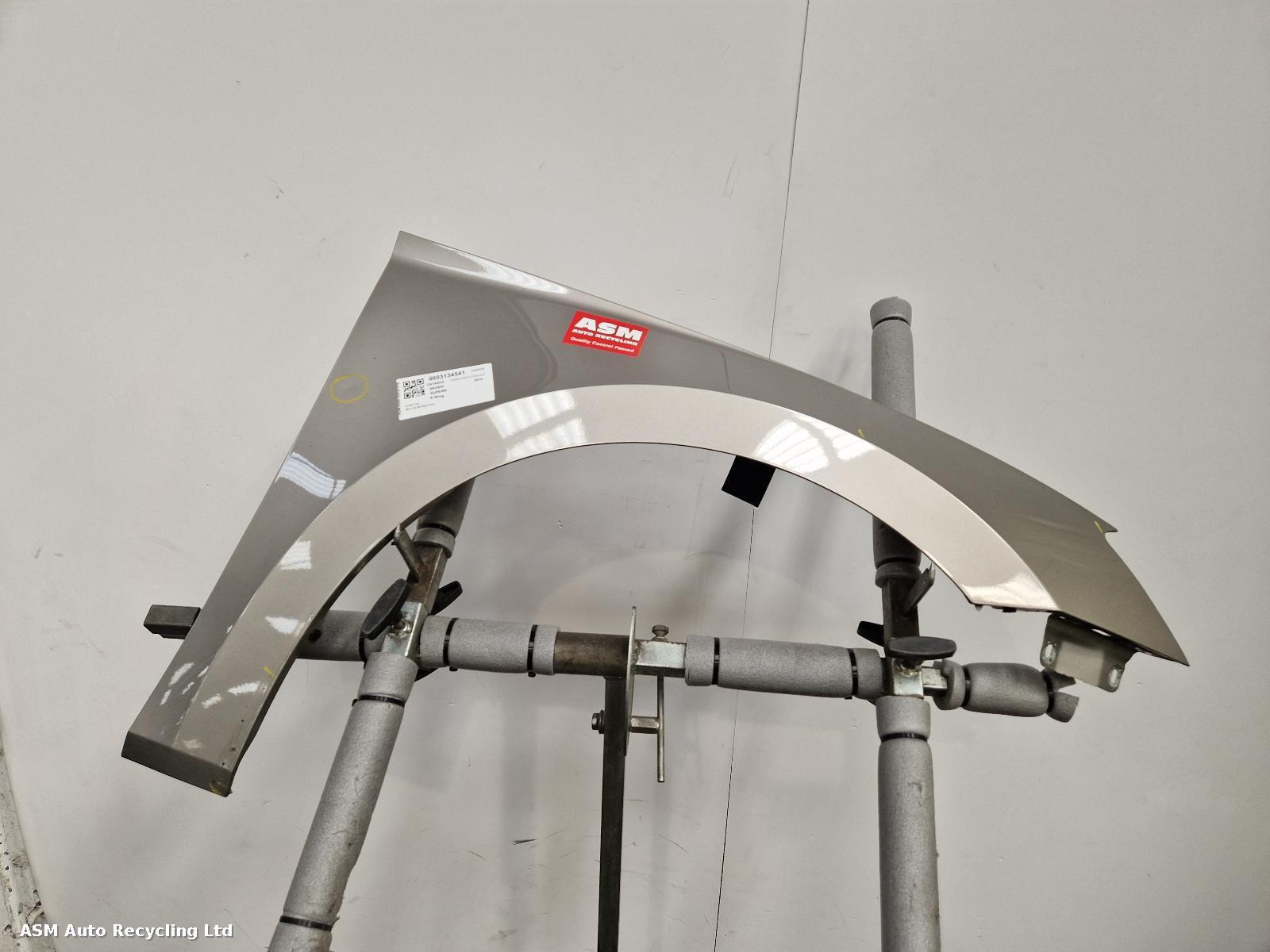 View Auto part R Wing Skoda Superb 2016