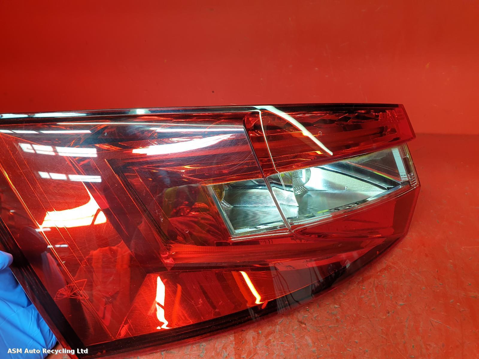 View Auto part L Taillight Skoda Superb 2016