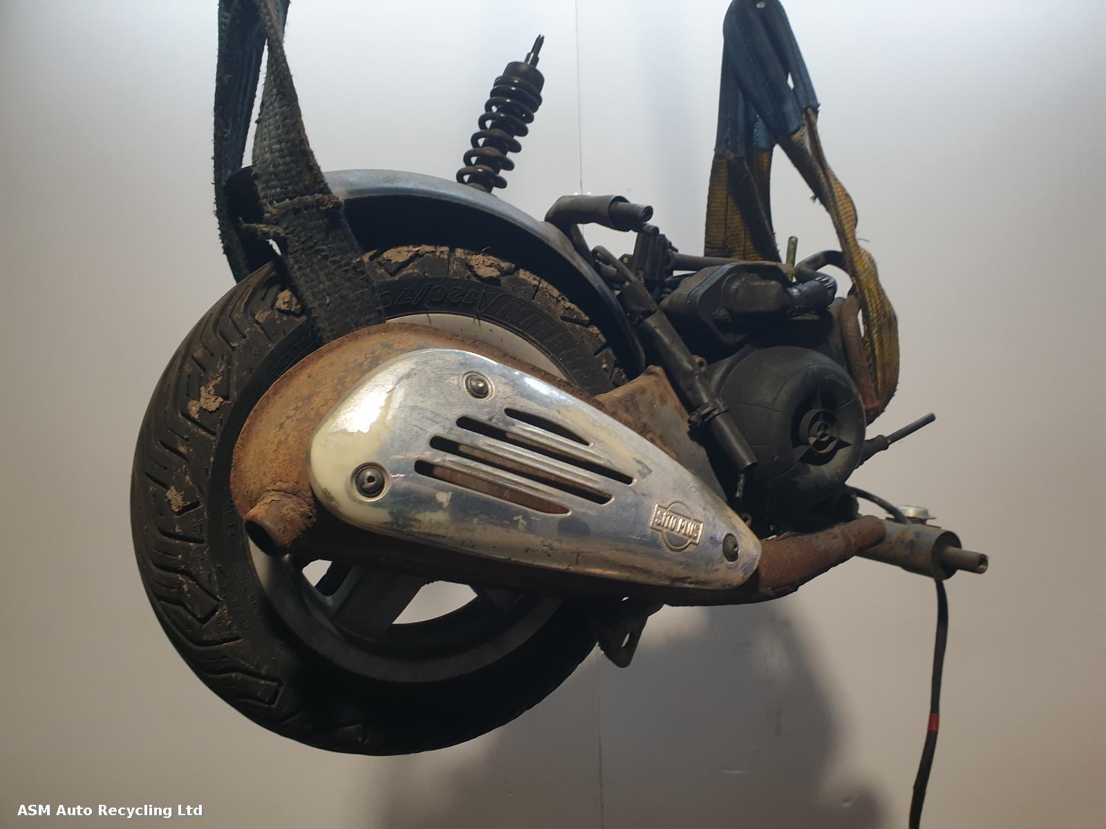 View Auto part Engine Piaggio Vespa Et2 Lx 2t 2013