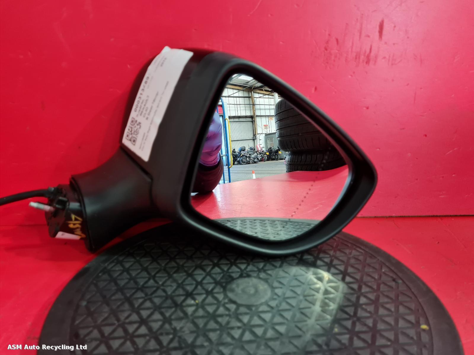 View Auto part R Door Mirror Renault Clio 2015