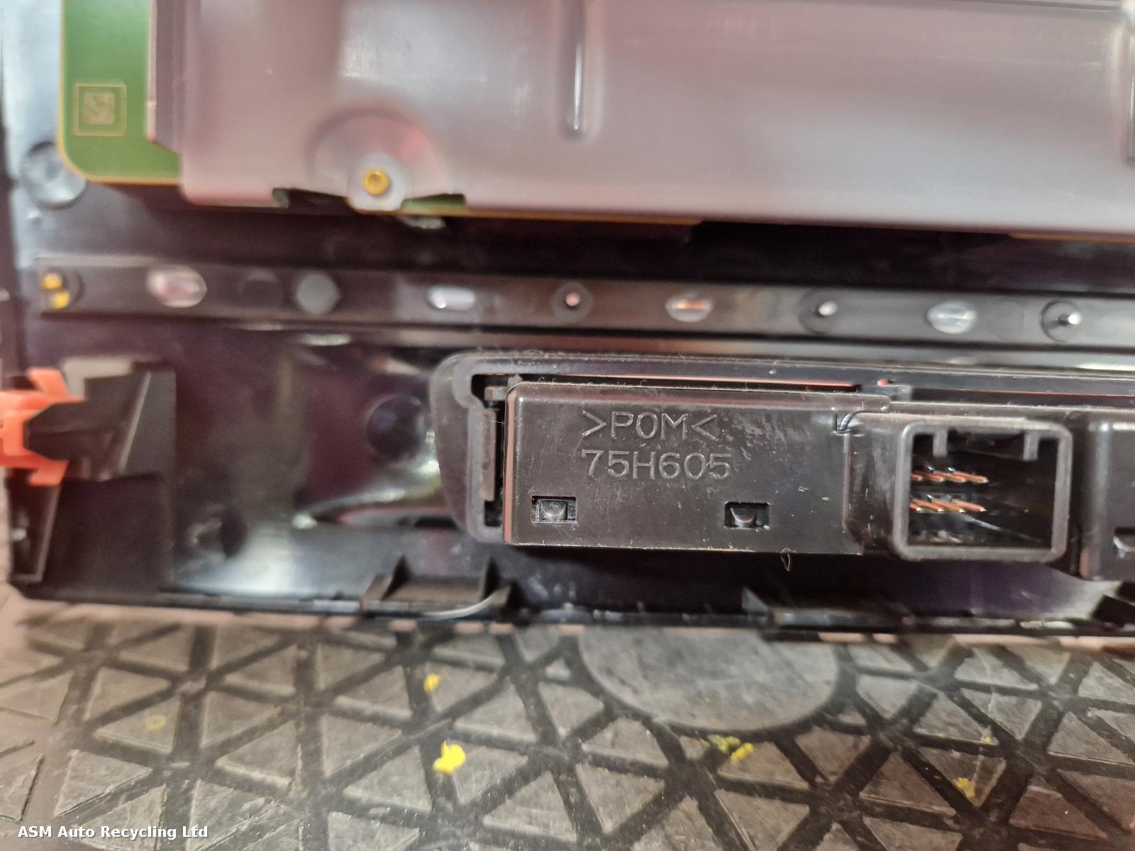 View Auto part Radio Display Suzuki Vitara 2021