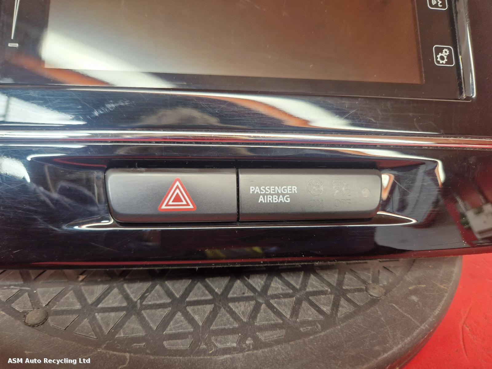 View Auto part Radio Display Suzuki Vitara 2021
