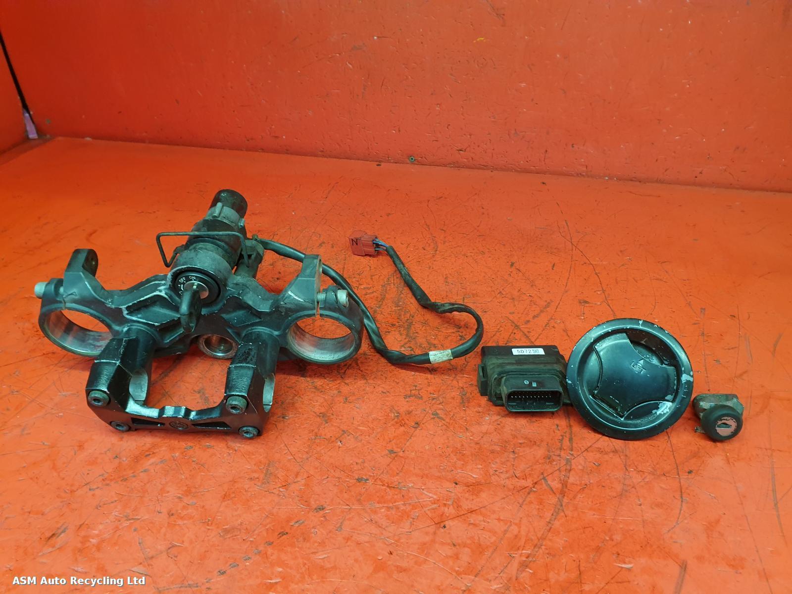 View Auto part Comp.Lock Set + Keys Yamaha Mt 125 2015