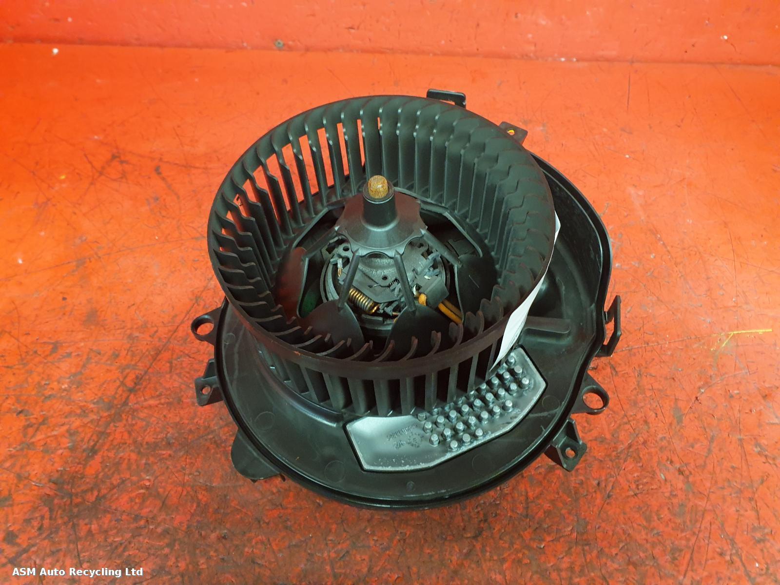 View Auto part Heater Motor/Assembly Skoda Octavia 2013