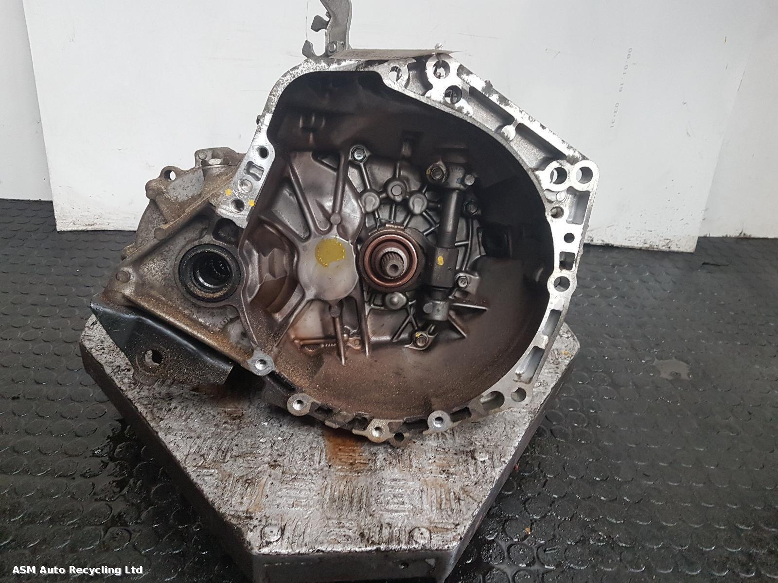 View Auto part Gearbox Toyota Yaris 2015