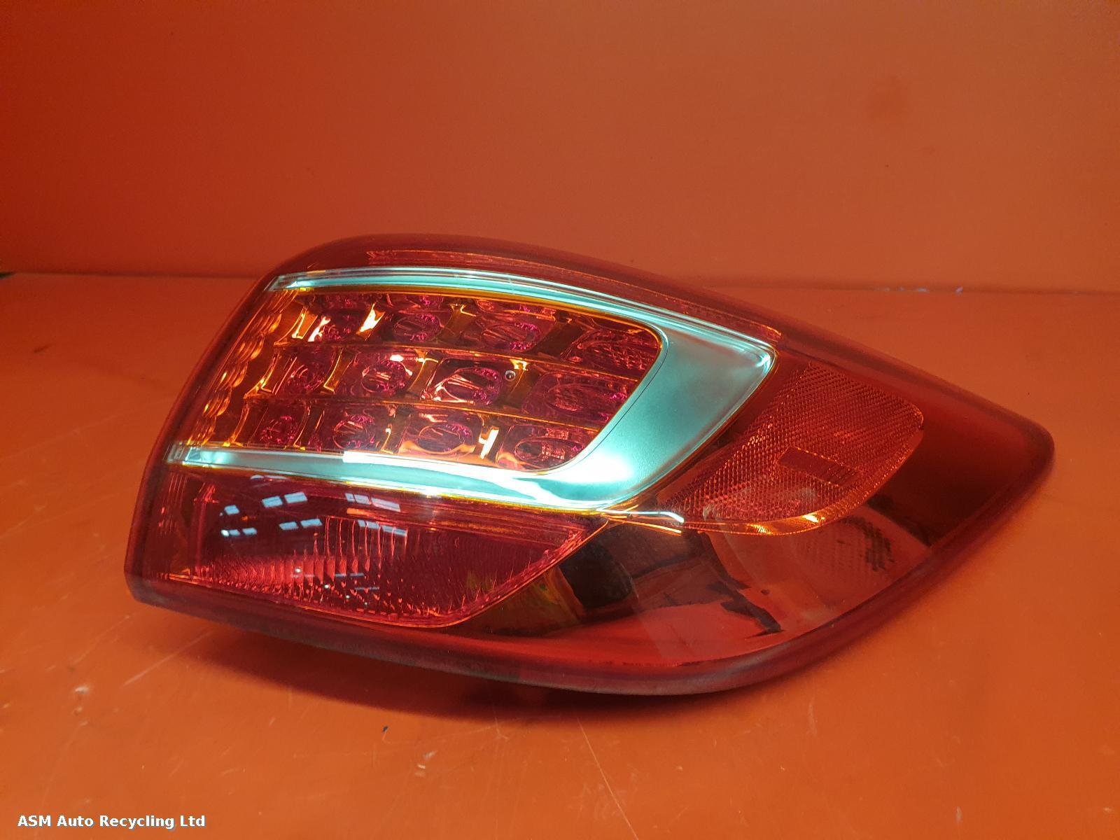View Auto part R Taillight Kia Sportage 2011