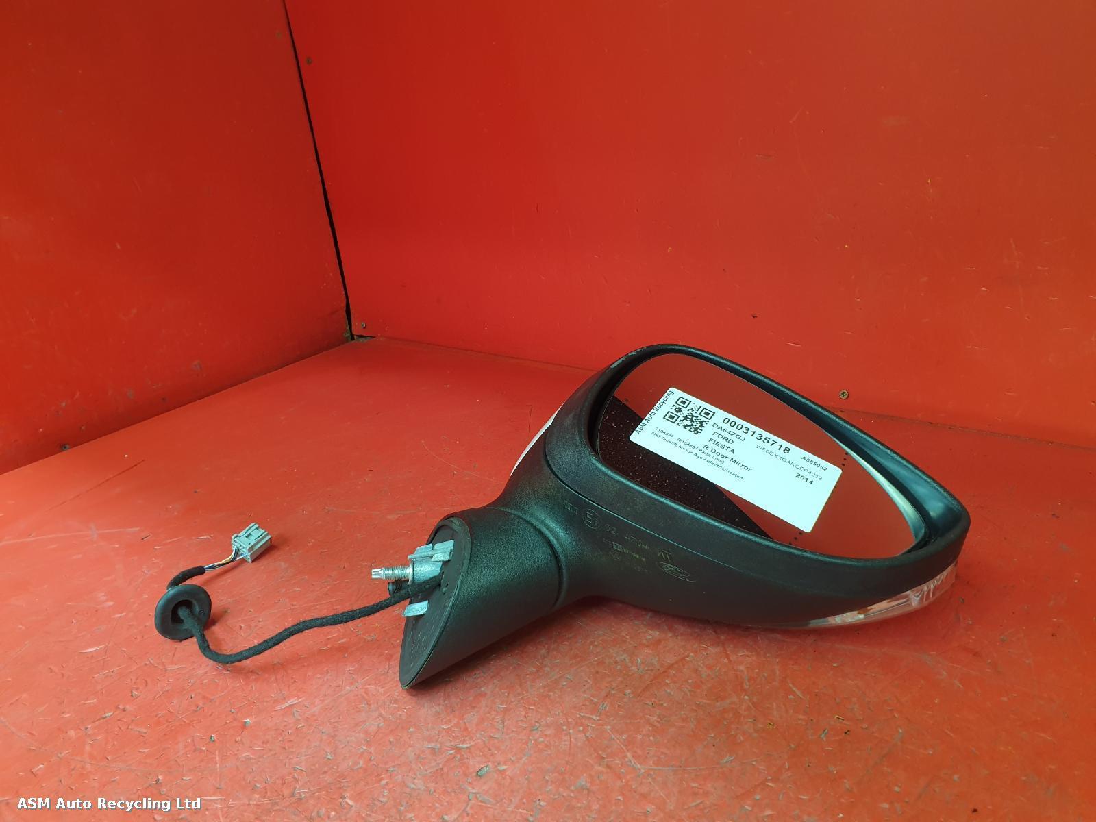 View Auto part R Door Mirror Ford Fiesta 2014