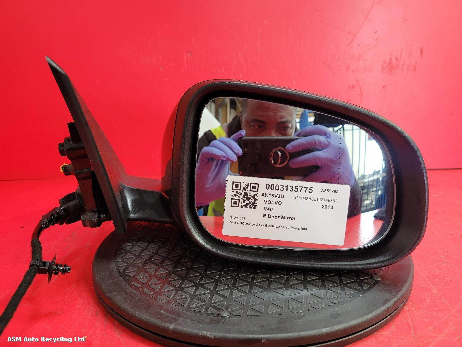 View Auto part R Door Mirror Volvo V40 2018