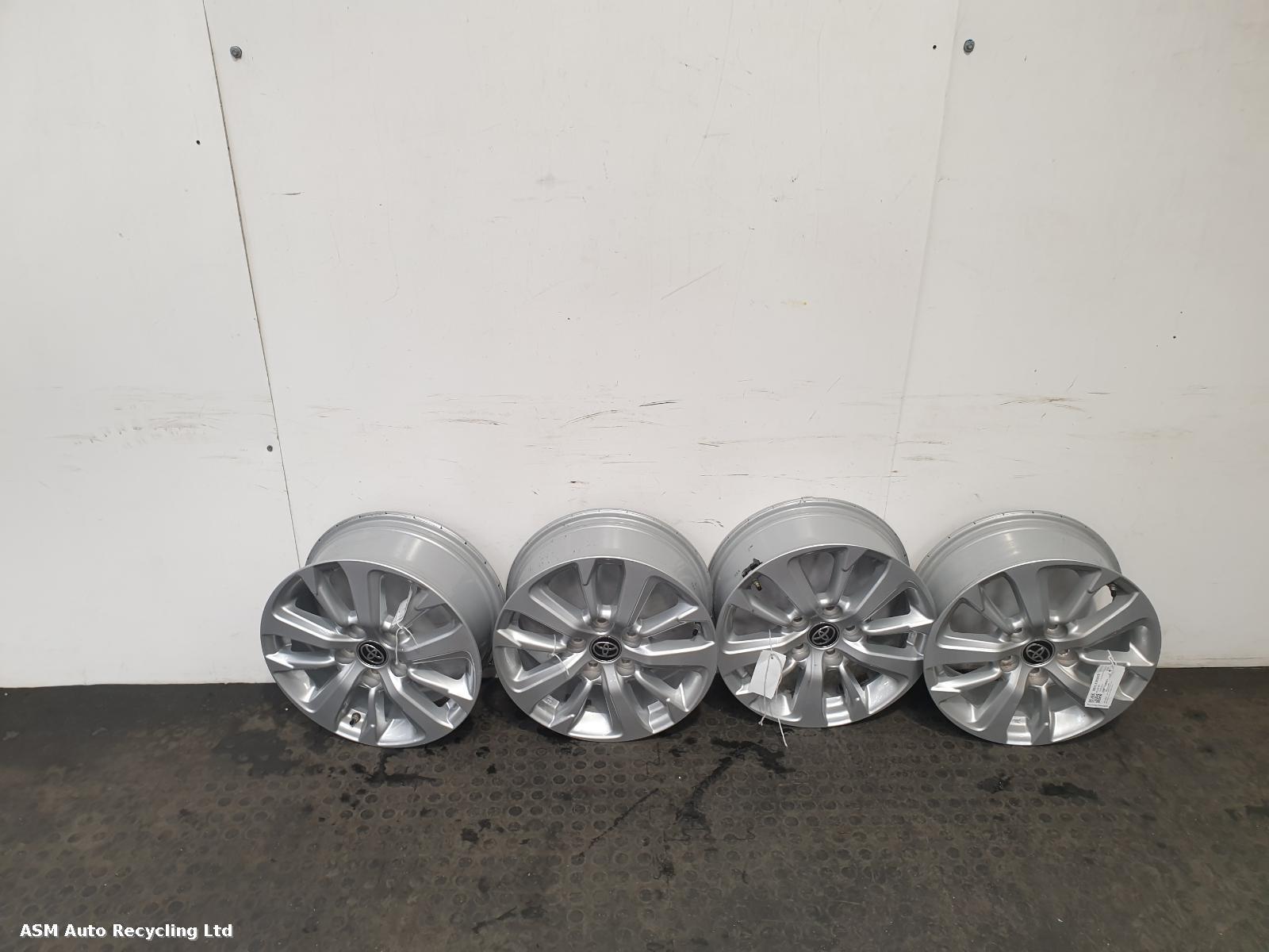 View Auto part Wheel Set Toyota Yaris Cross 2024