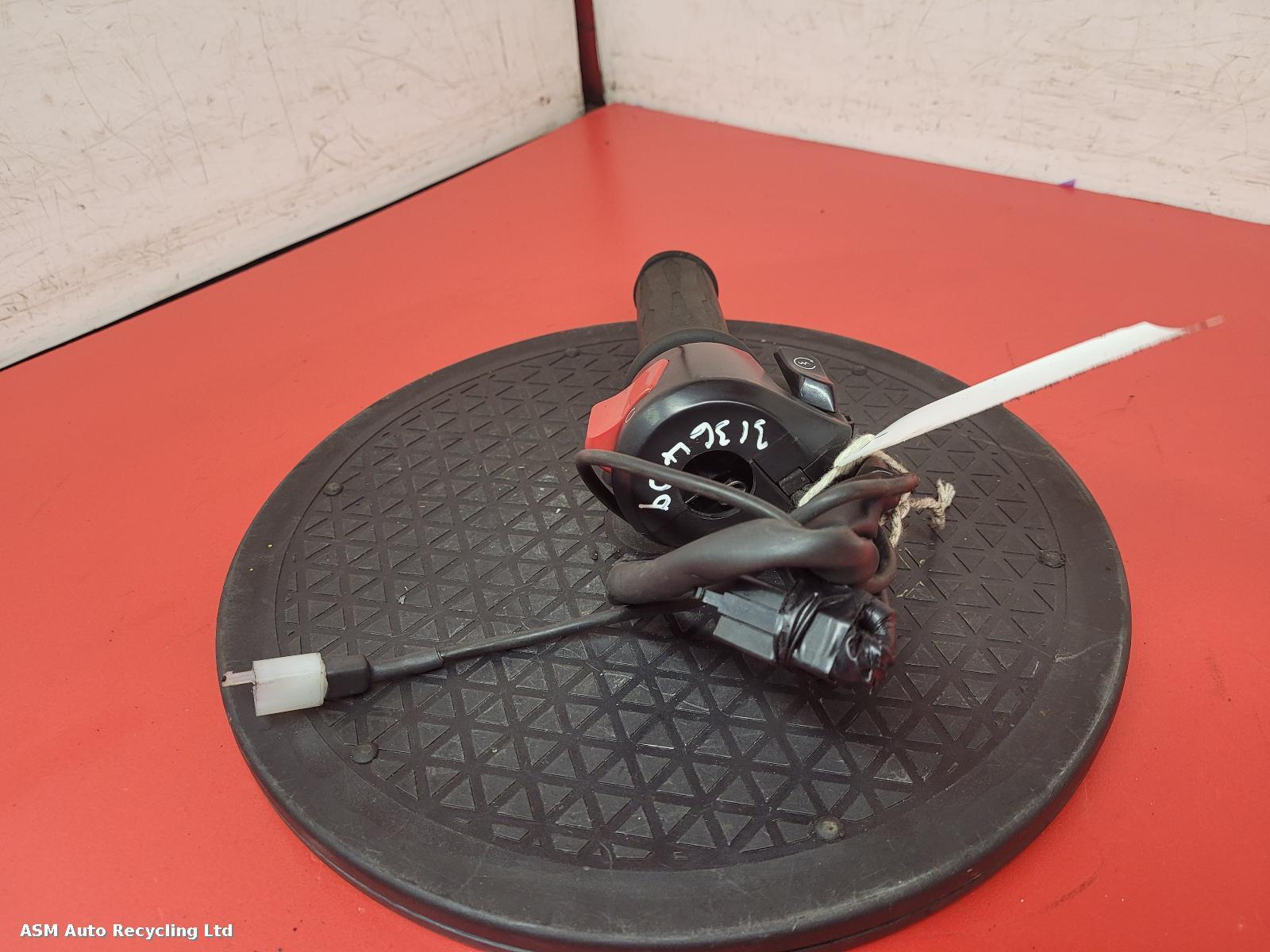 View Auto part RH Switch Gear Honda Crf 250 La-k 2019
