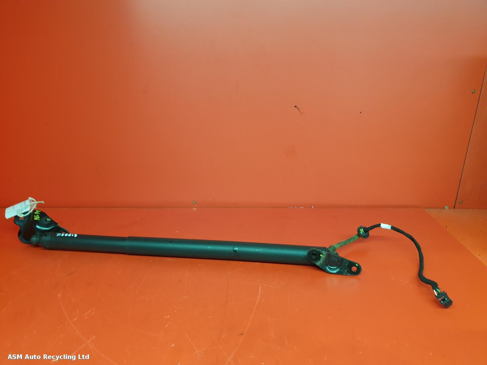 View Auto part Hatch Strut/Shock Audi Q2 2020