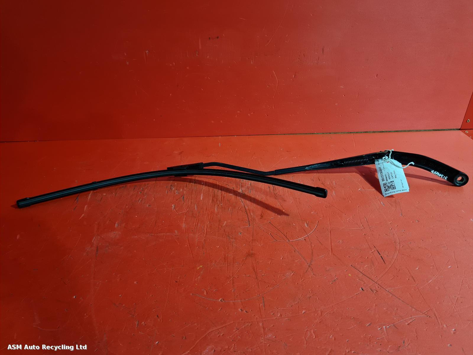 View Auto part Wiper Arm Renault Captur 2015