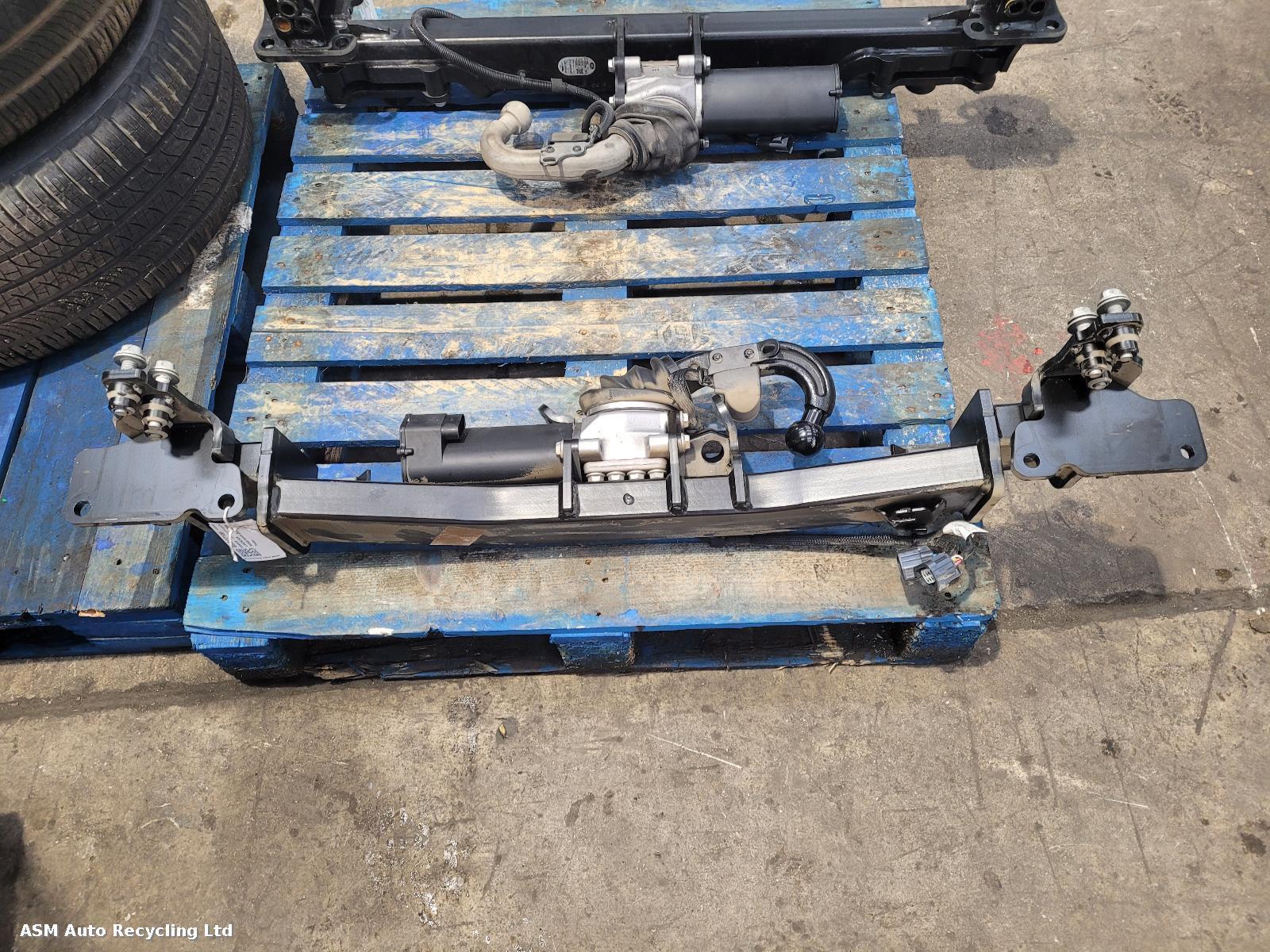 View Auto part Towbar Land Rover Range Rover Sport 2024