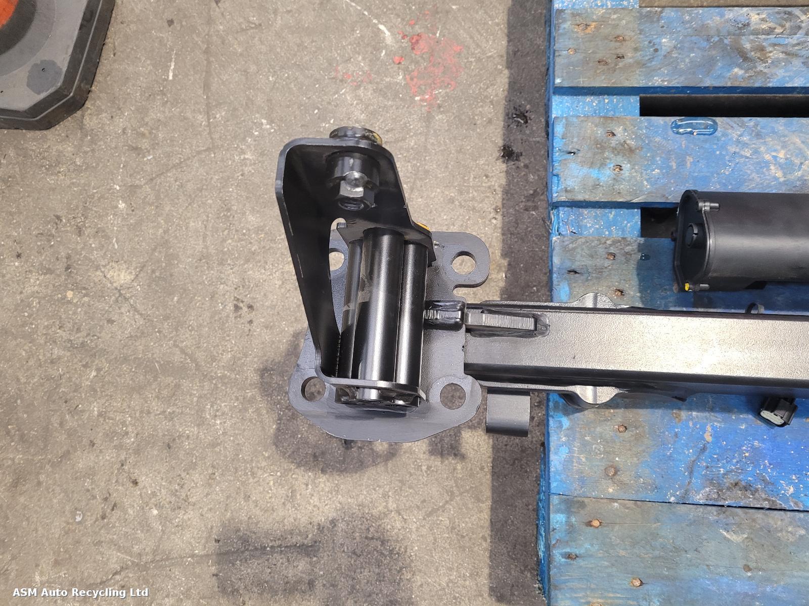 View Auto part Towbar Land Rover Defender 2021