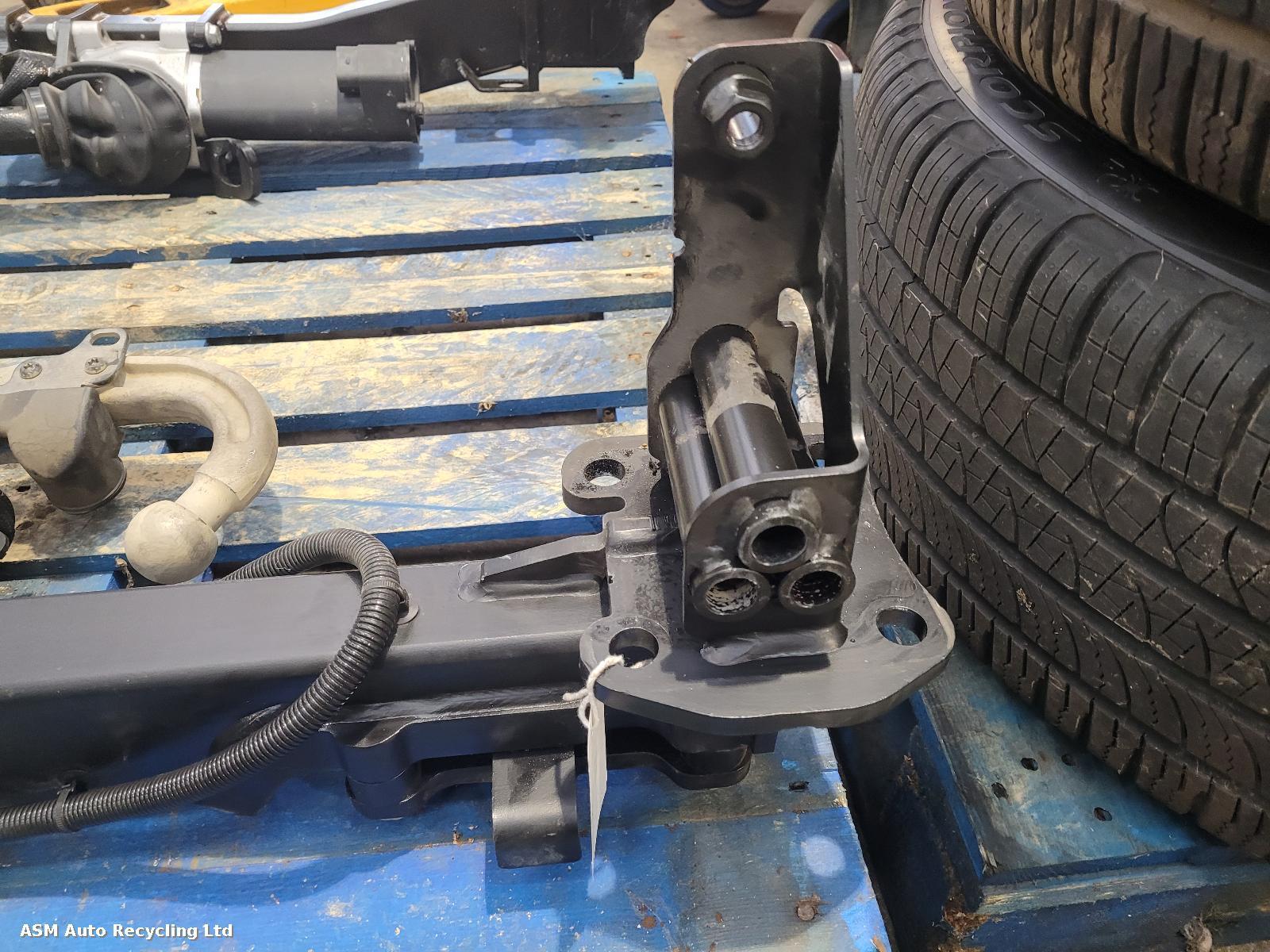 View Auto part Towbar Land Rover Defender 2021