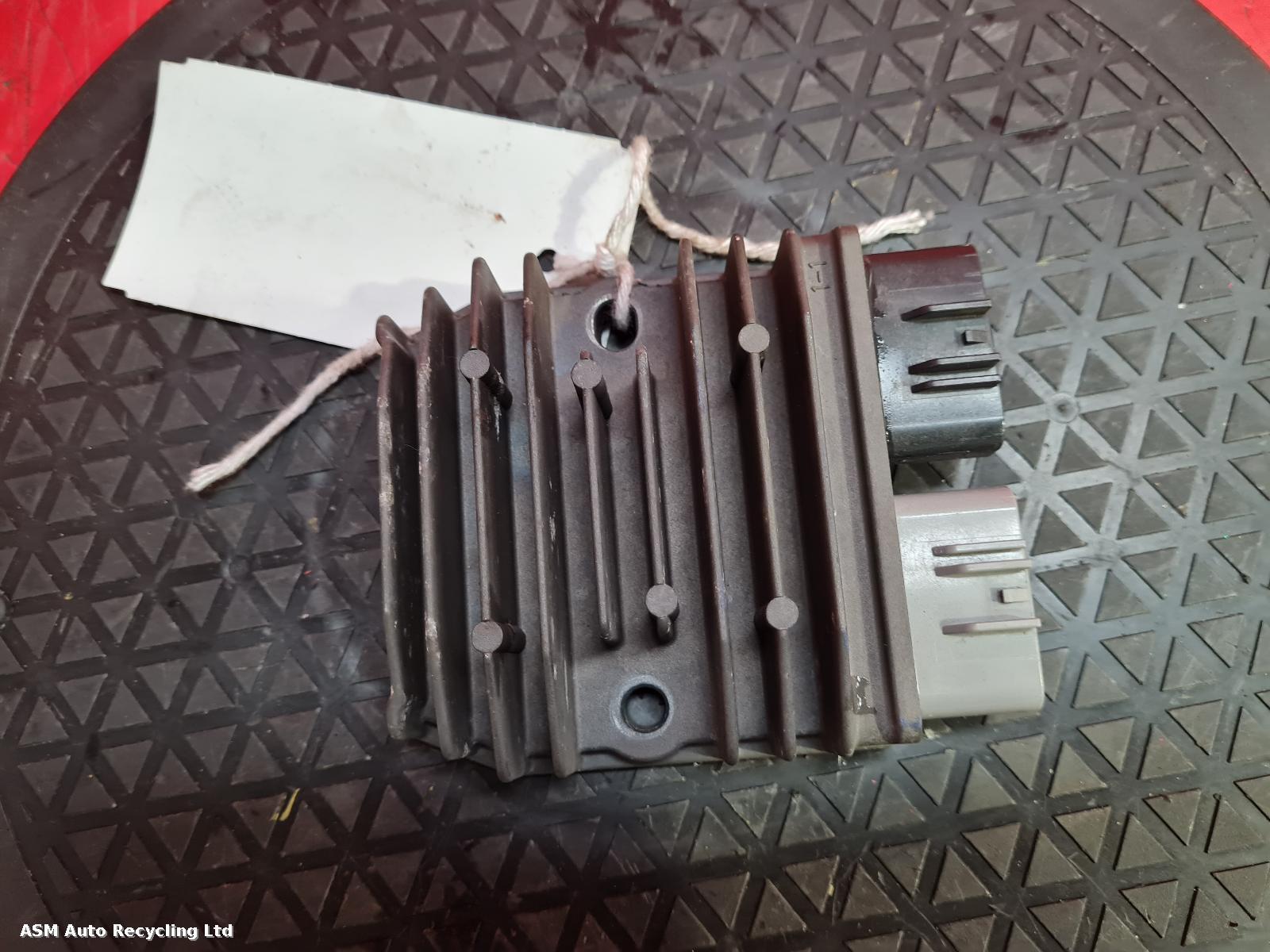 View Auto part Regulator/Rectifier Yamaha Tracer 700 2018