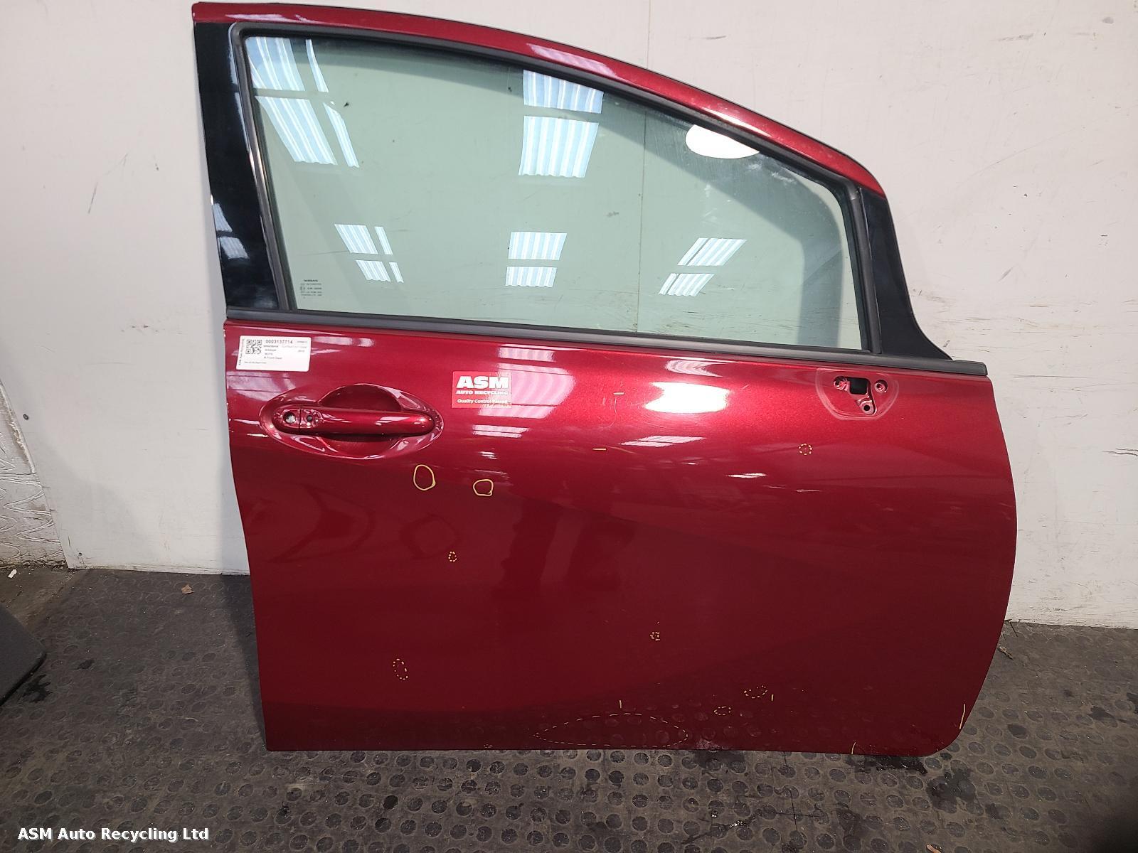 View Auto part R Front Door Nissan Note 2015
