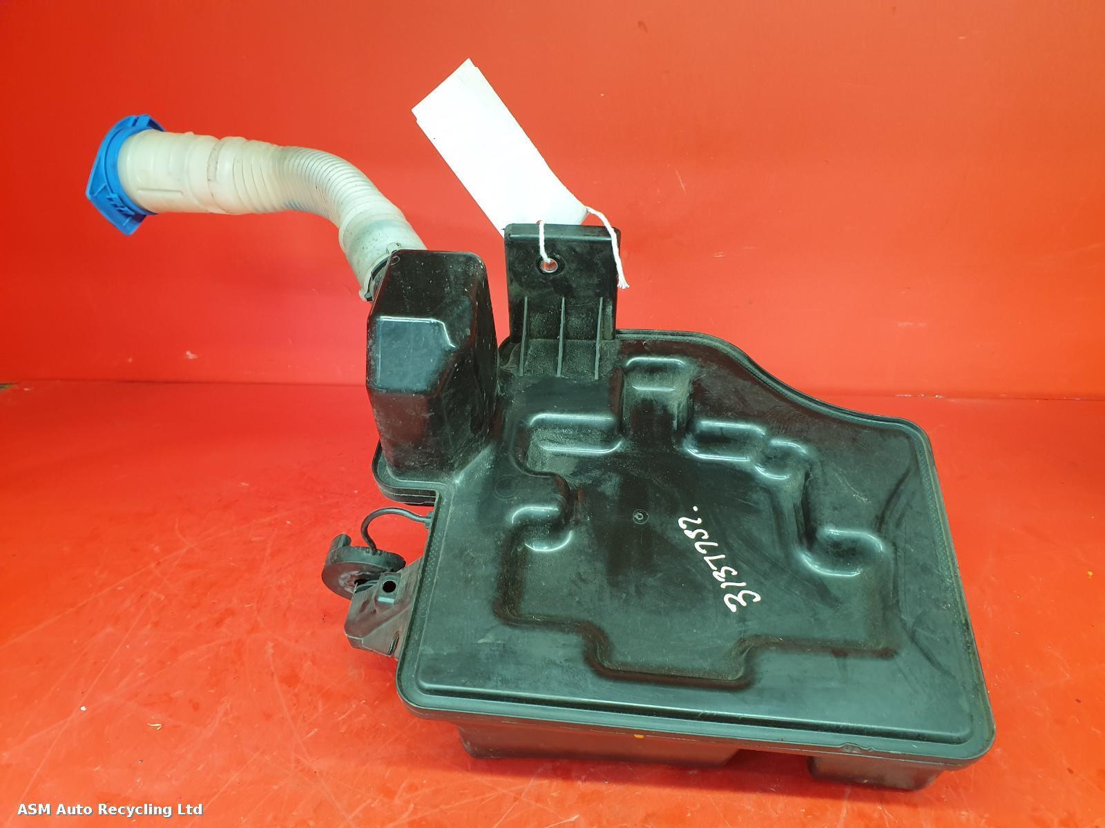 View Auto part Washer Bottle Skoda Fabia 2017