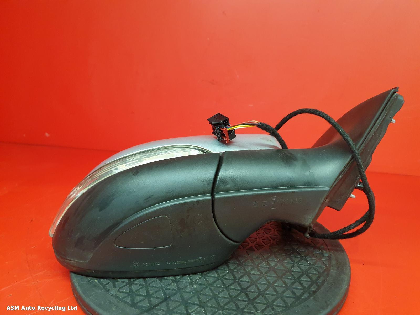 View Auto part R Door Mirror Volkswagen Golf 2010