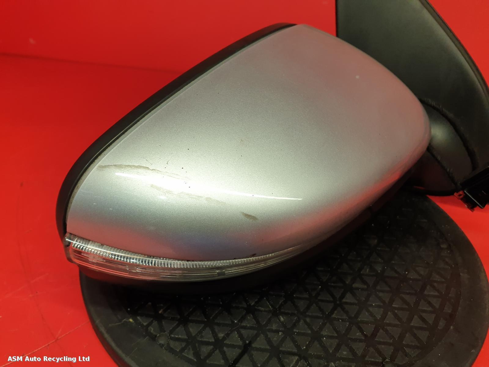 View Auto part R Door Mirror Volkswagen Golf 2010
