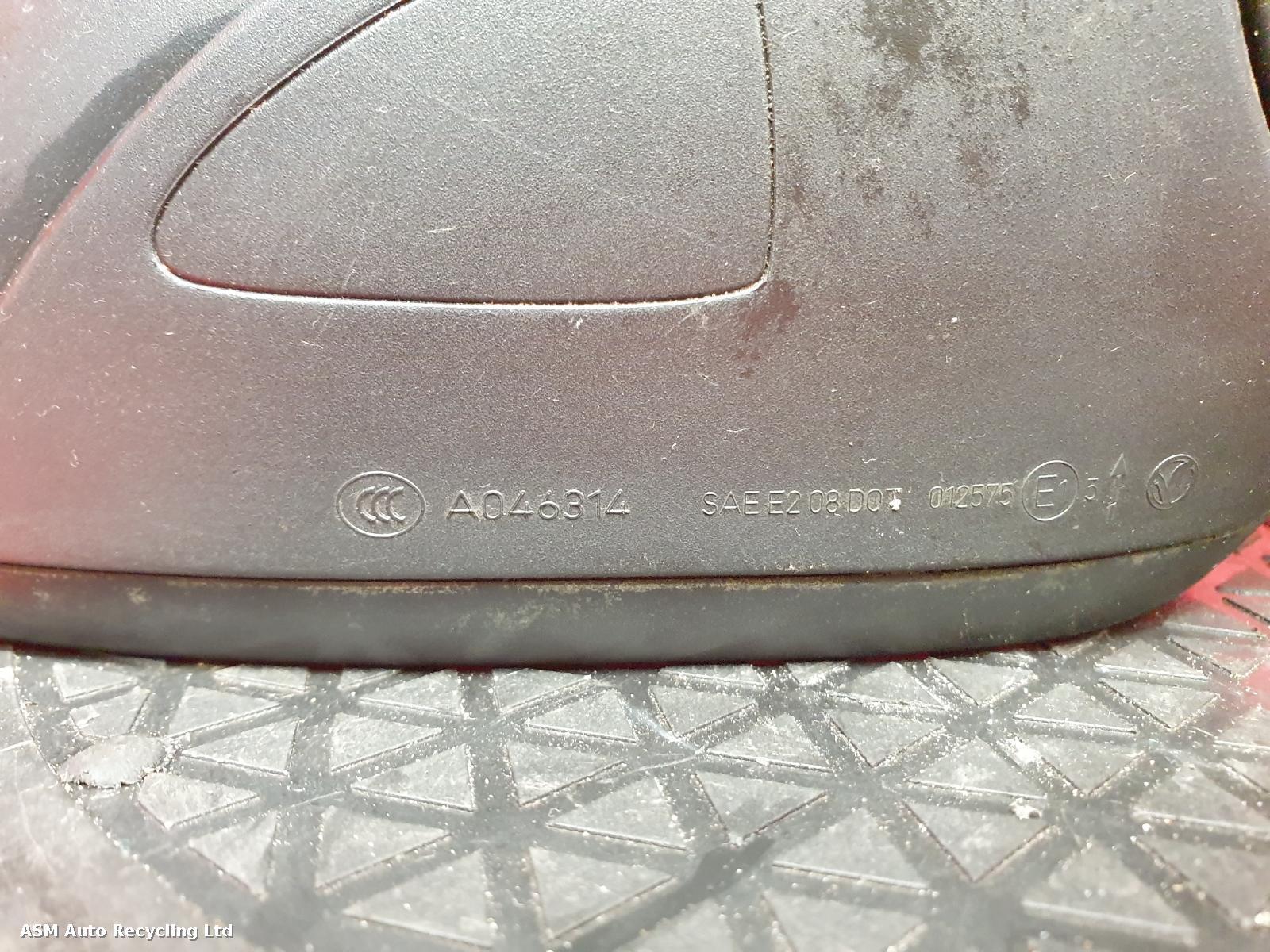 View Auto part R Door Mirror Volkswagen Golf 2010
