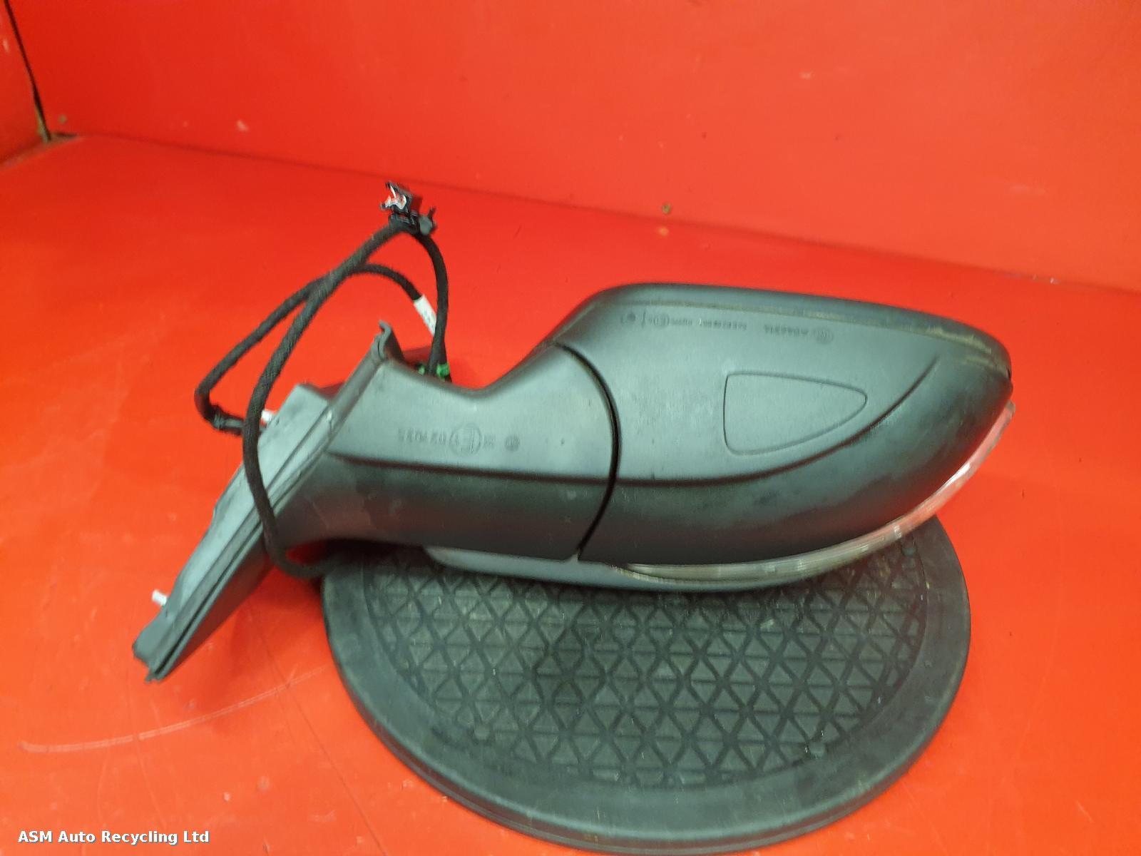 View Auto part R Door Mirror Volkswagen Golf 2010